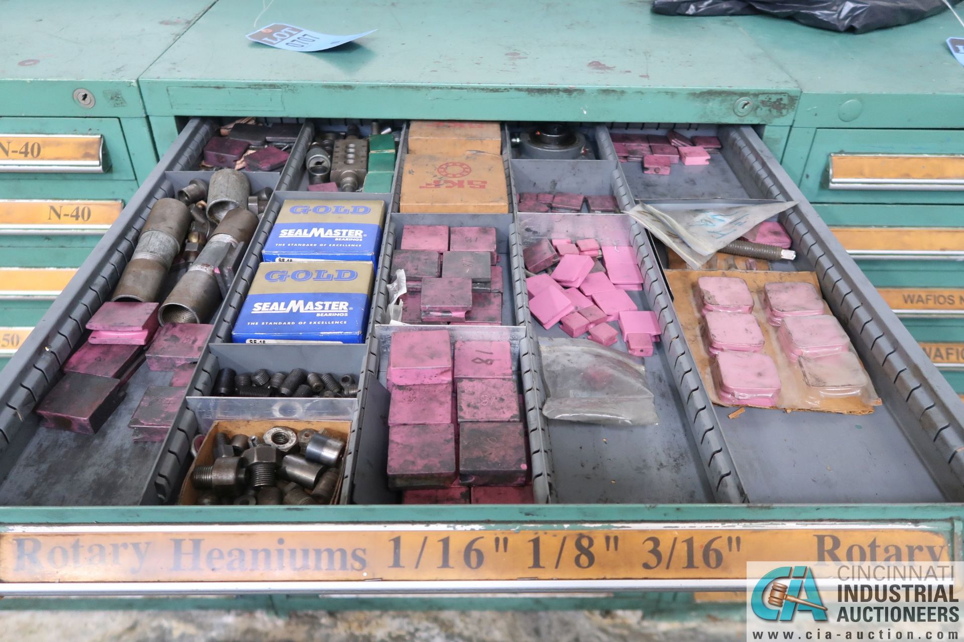 (LOT) TOOLING CABINET WITH CUTTERS, VALVES, PRESSURE BARS - Image 2 of 10