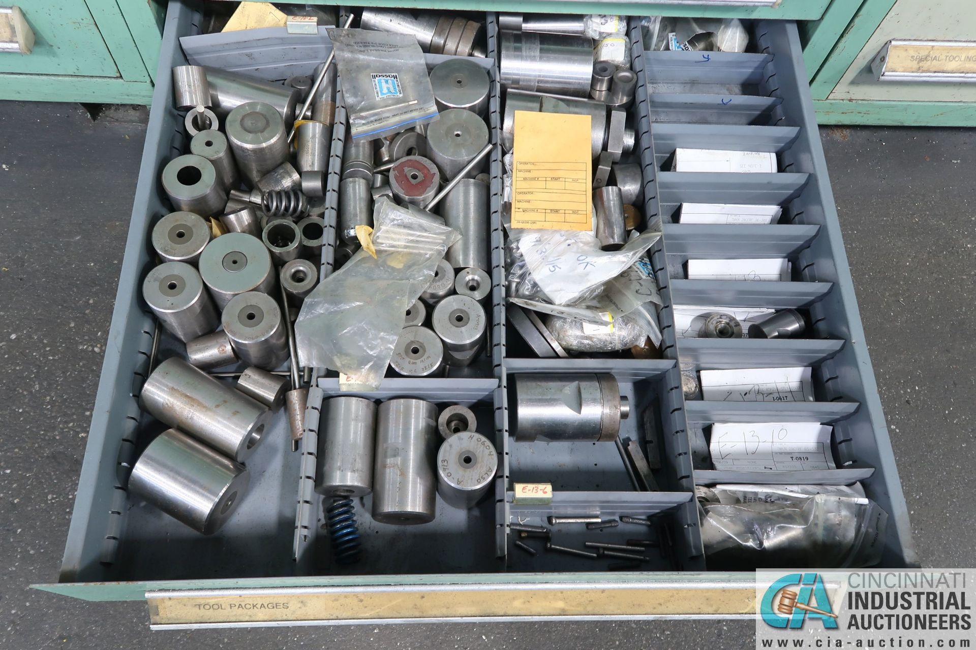 (LOT) TOOLING CABINET; NOTED AS TOOL PACKAGES - Image 14 of 14