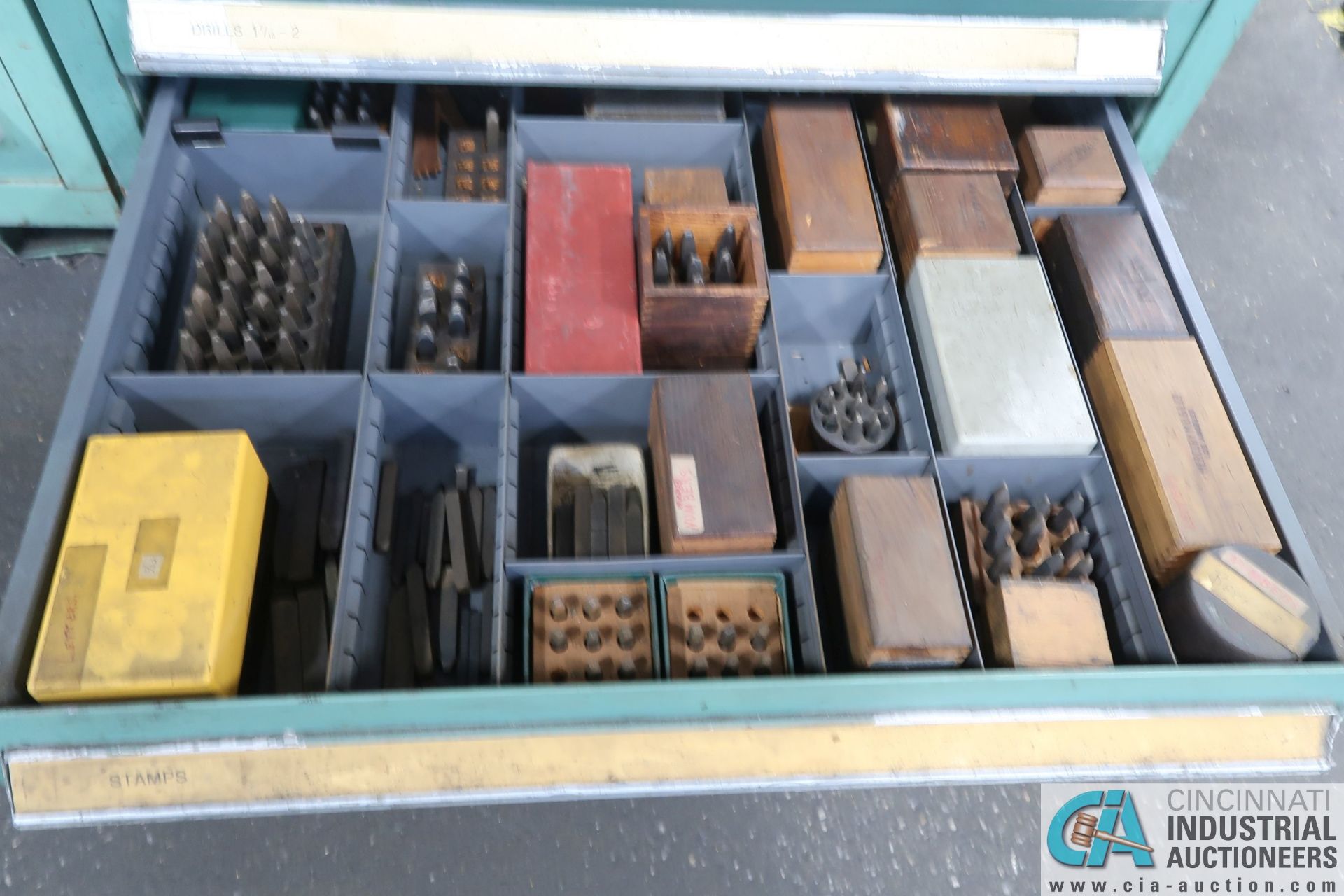 (LOT) TOOLING CABINET WITH KO PINS - Image 13 of 13