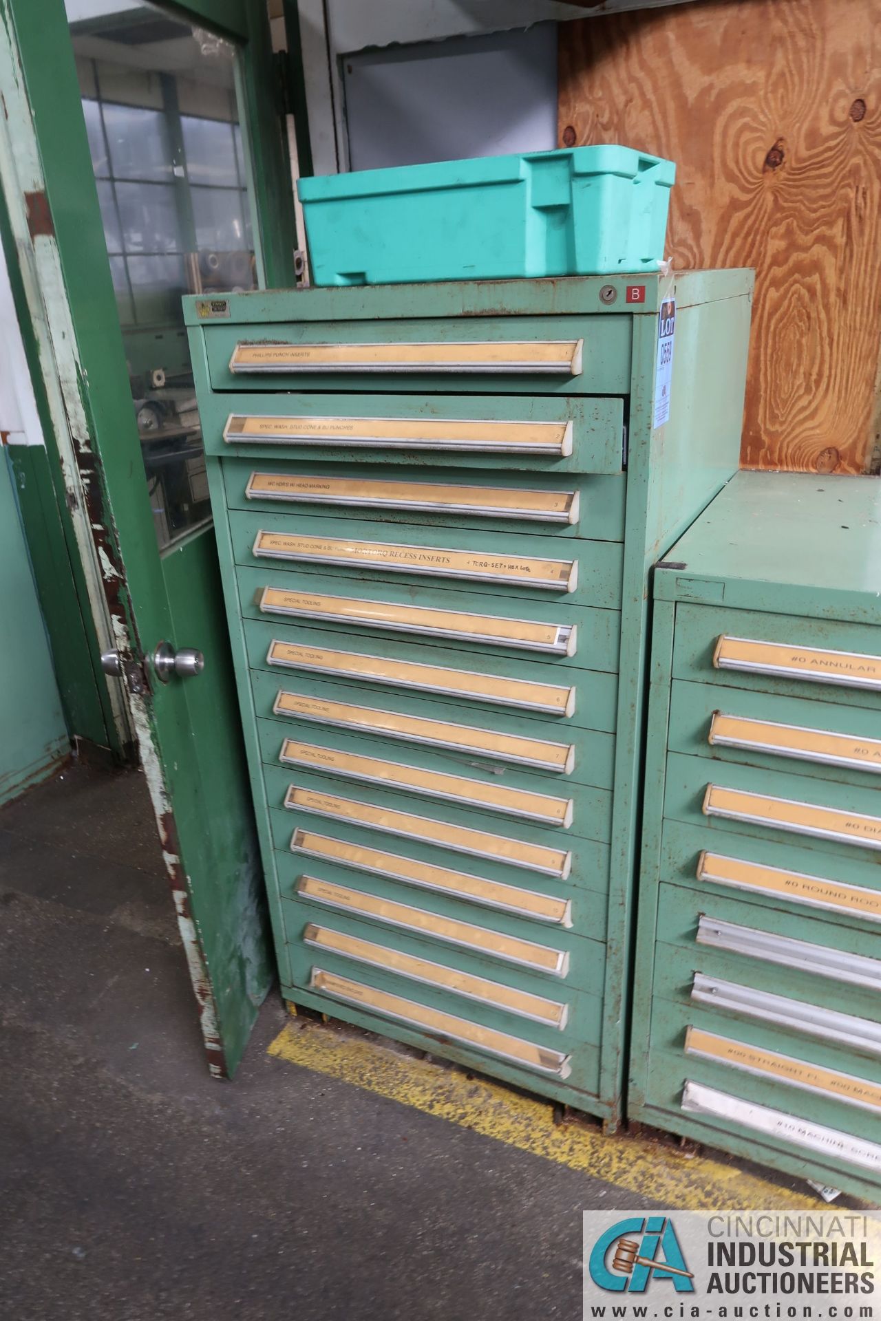 13-DRAWER TOOLING CABINET WITH TOOLING