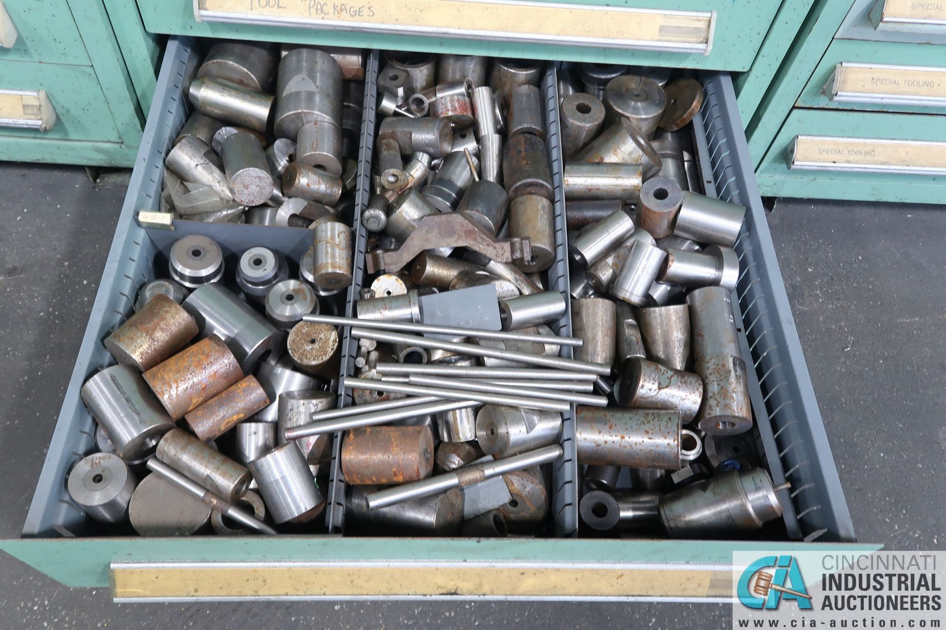 (LOT) TOOLING CABINET; NOTED AS TOOL PACKAGES - Image 13 of 13