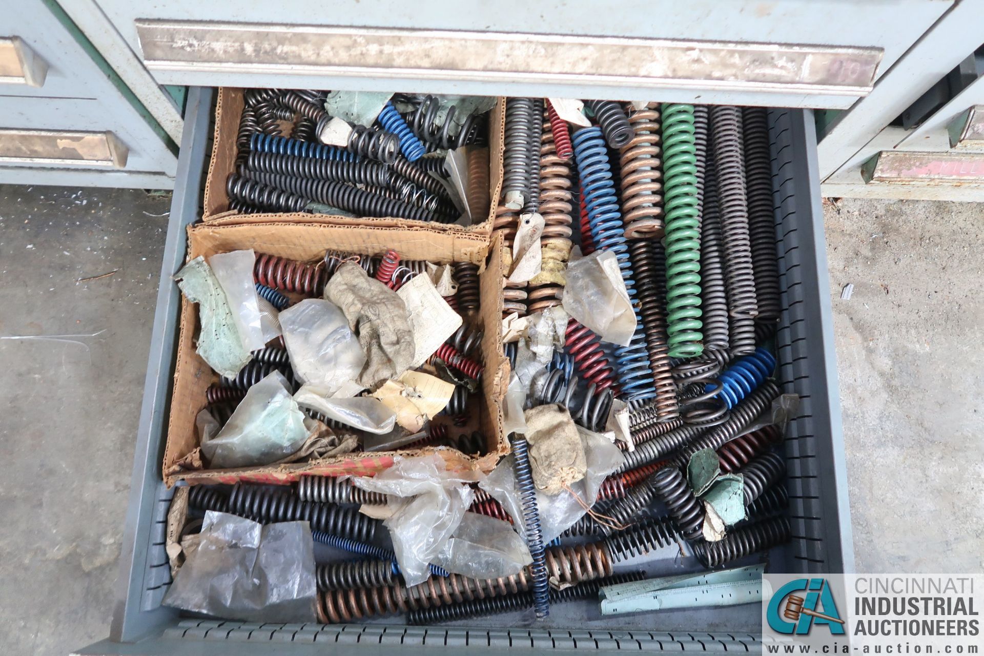 12-DRAWER CABINET WITH HARDWARE AND TOOL ROOM ITEMS - Image 10 of 10