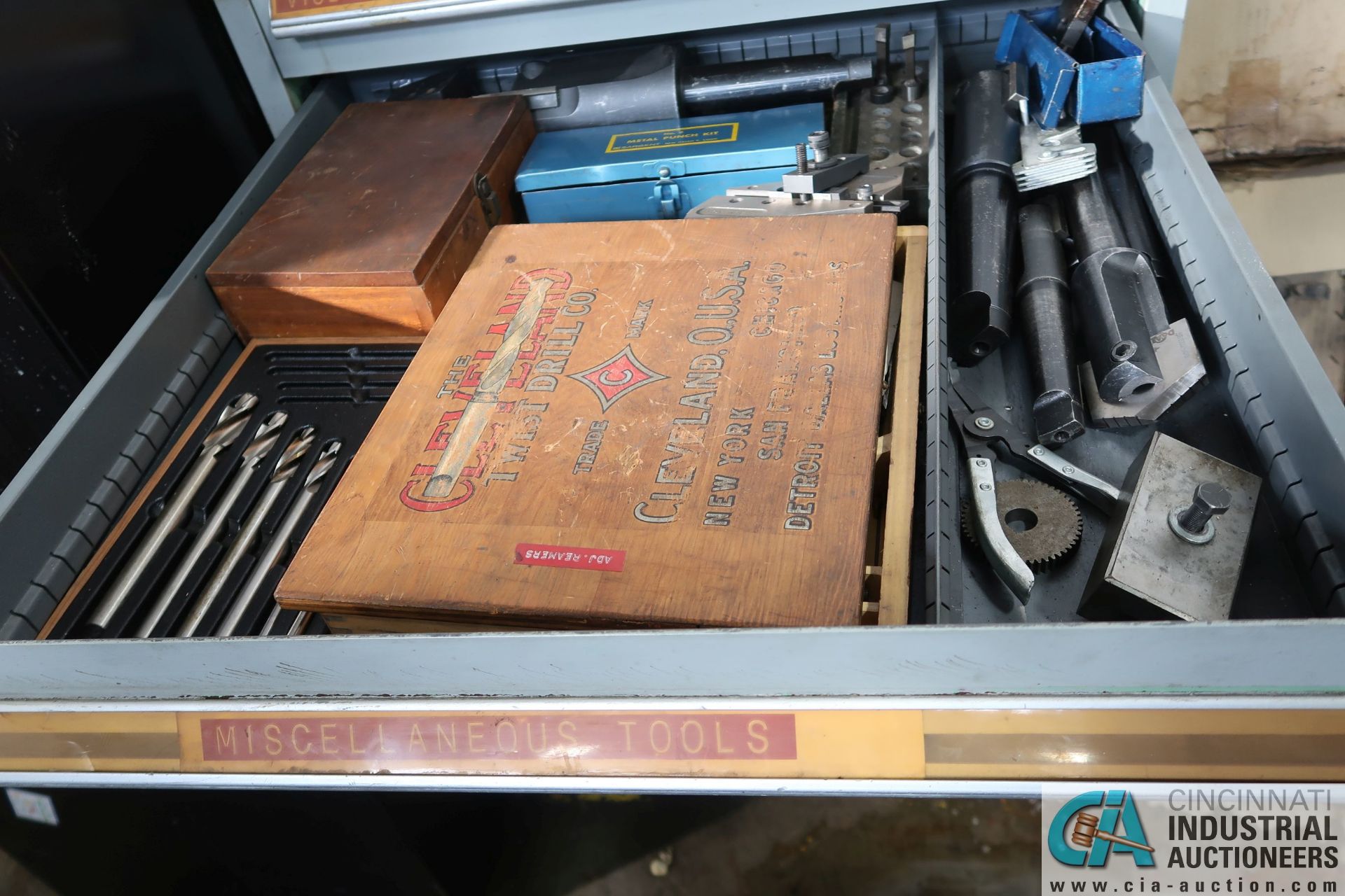 12-DRAWER TOOLING CABINET WITH REAMERS, MARDRELS AND OTHER TOOLROOM ACCESSORIES - Image 3 of 10