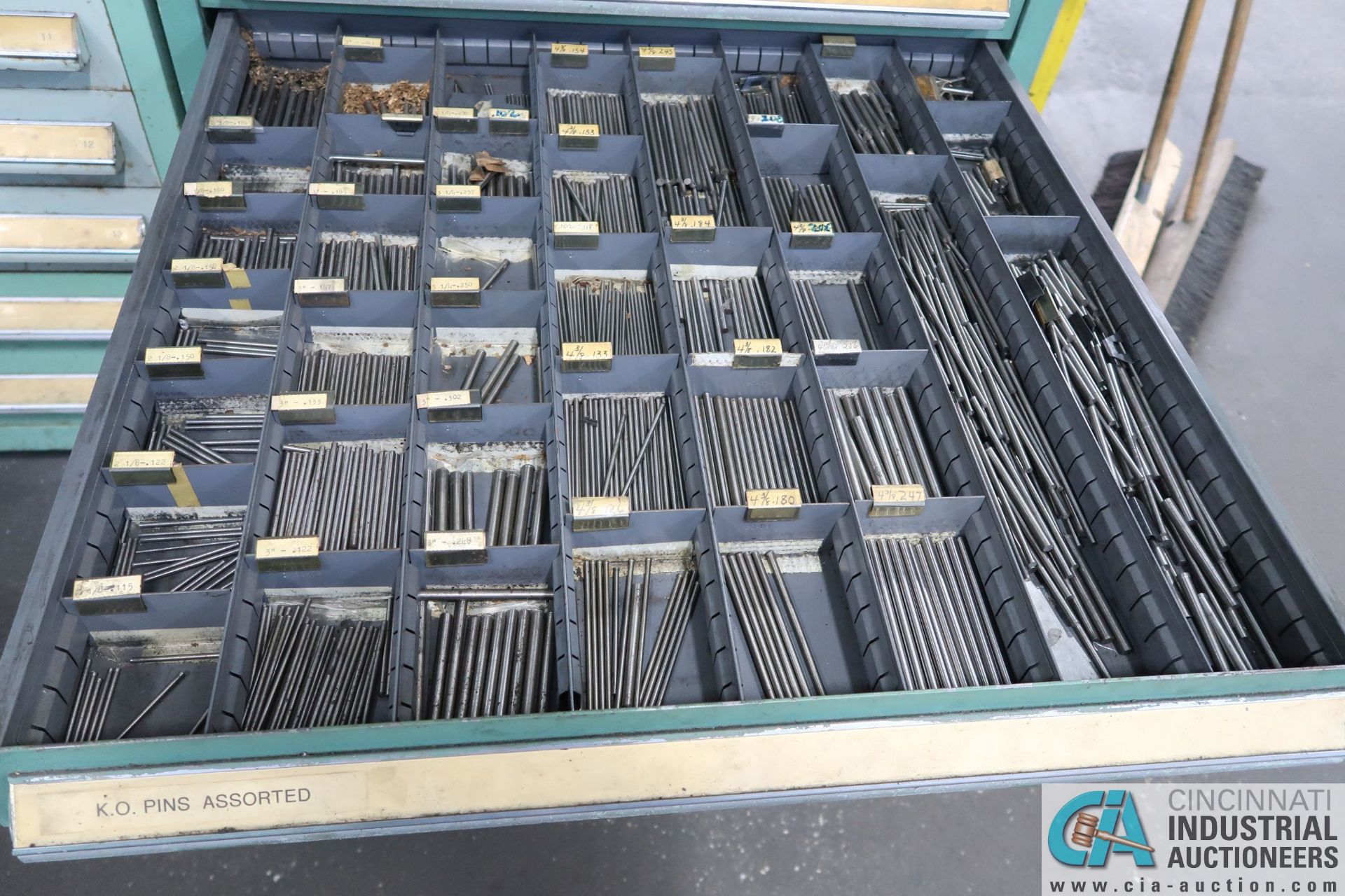 (LOT) TOOLING CABINET WITH KO PINS - Image 8 of 13