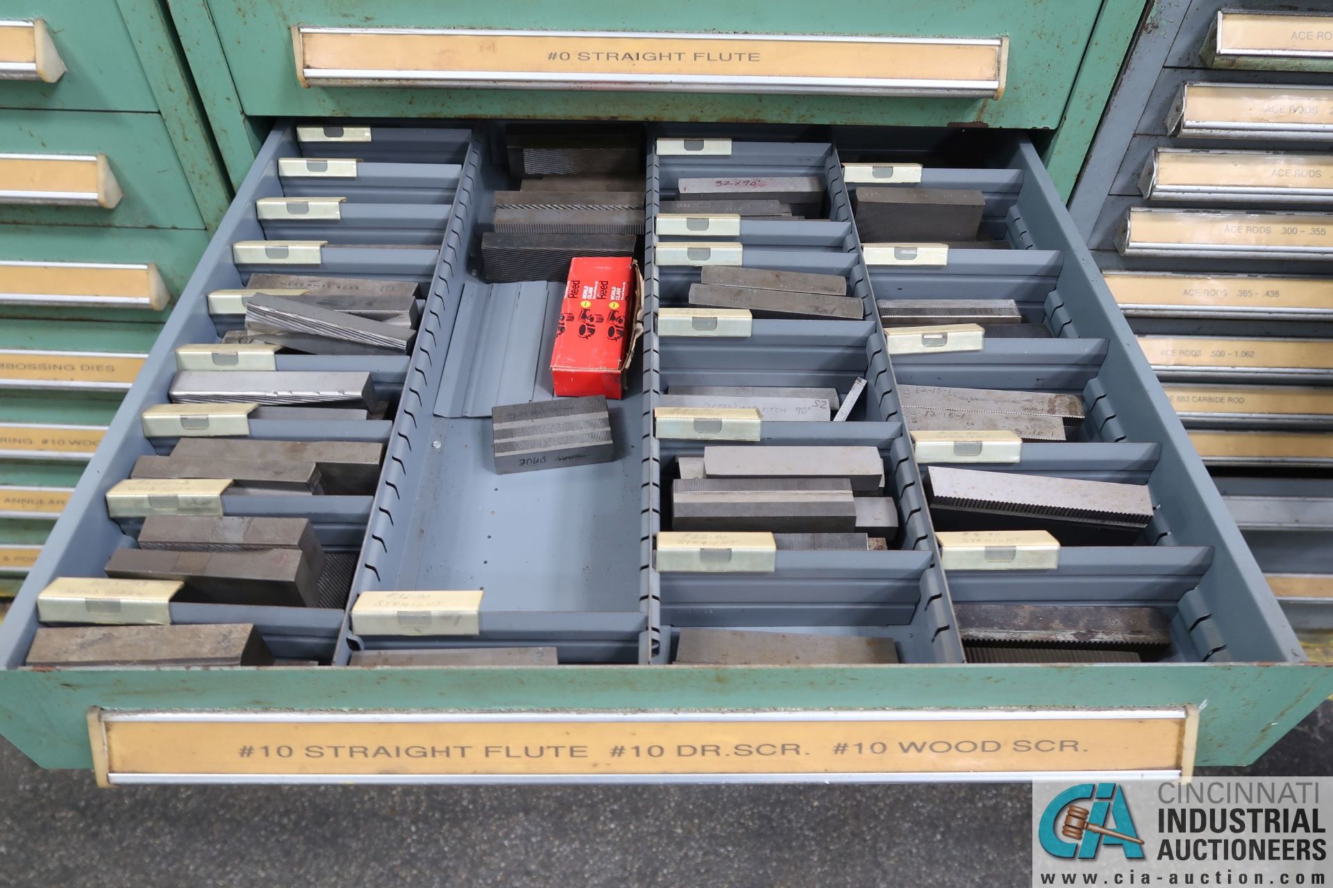 8-DRAWER TOOLING CABINET WITH NEW/USED FLAT DIE THREADING / KNURLING DIES - Image 4 of 9