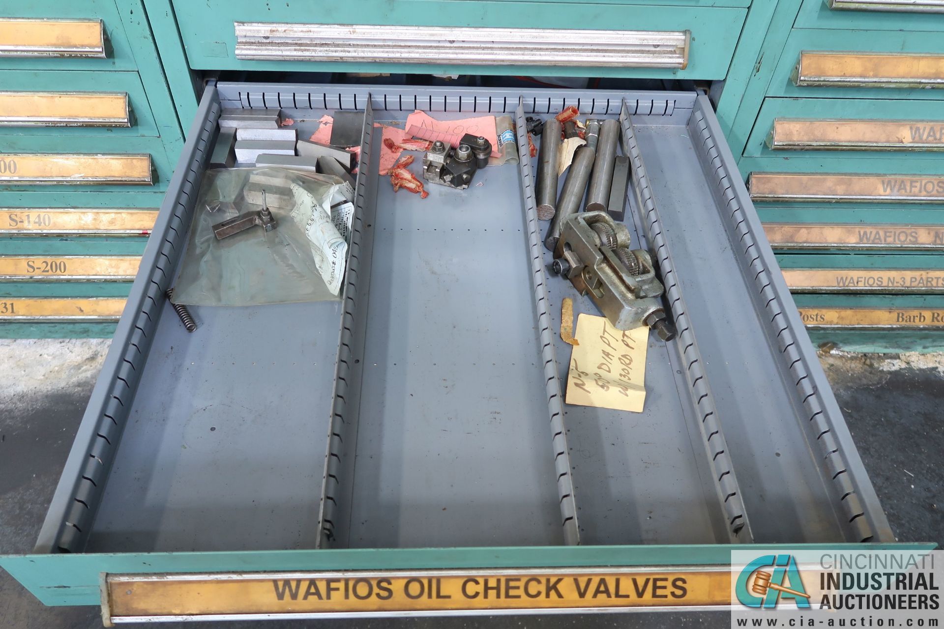 (LOT) TOOLING CABINET WITH CUTTERS, VALVES, PRESSURE BARS - Image 7 of 10