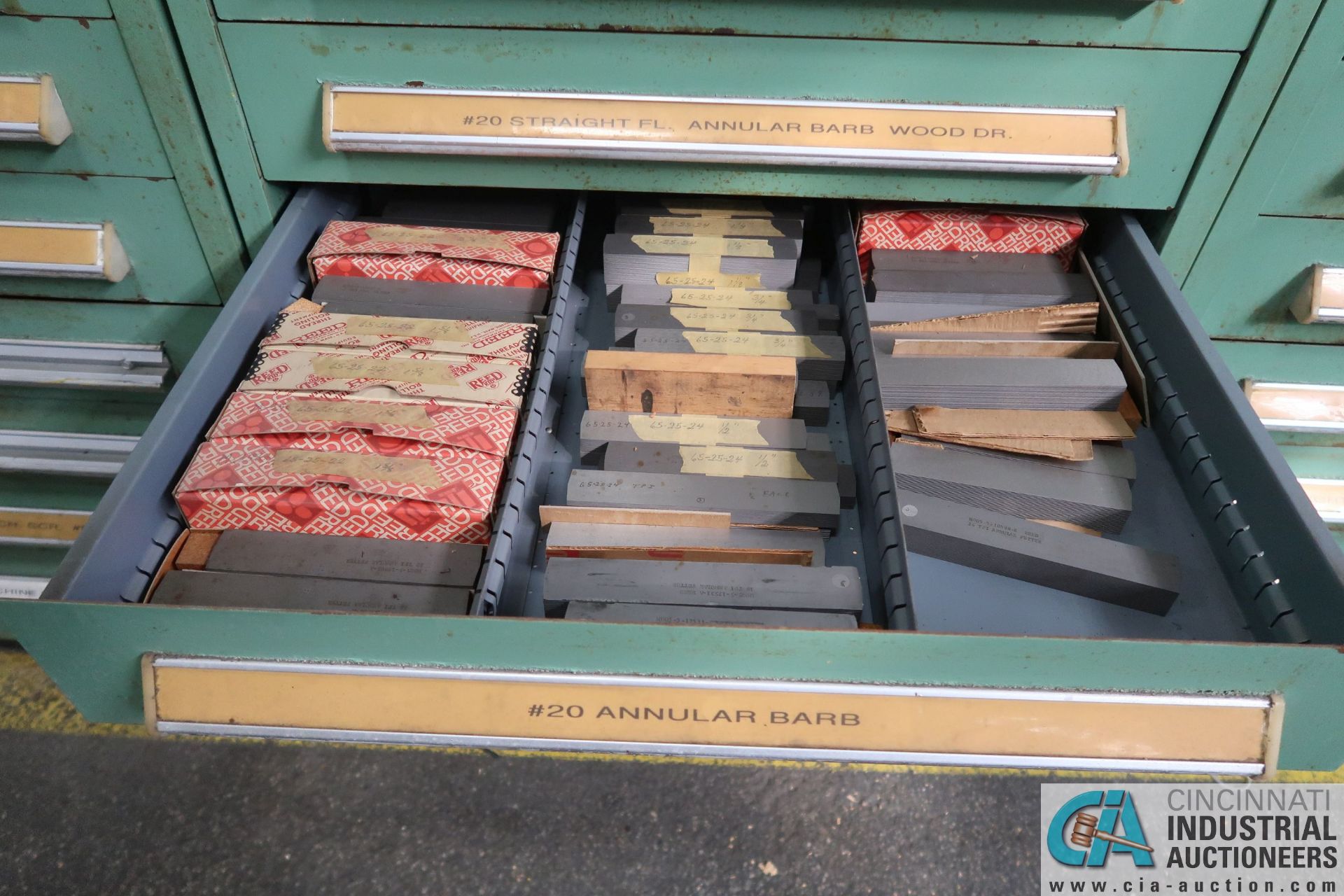 8-DRAWER TOOLING CABINET WITH #000, #10 & #20 FLAT NEW/USED THREADING ROLL DIES - Image 5 of 9