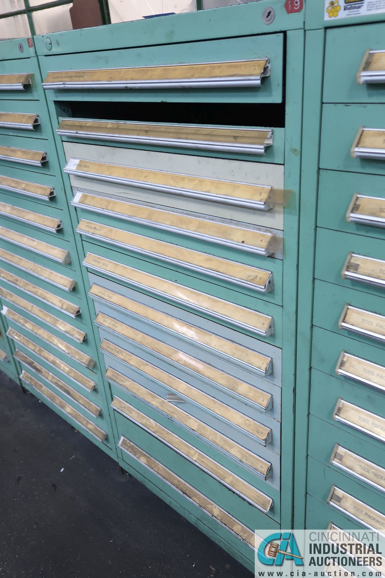 (LOT) TOOLING CABINET; NOTED AS SPECIAL HEADER TOOLING
