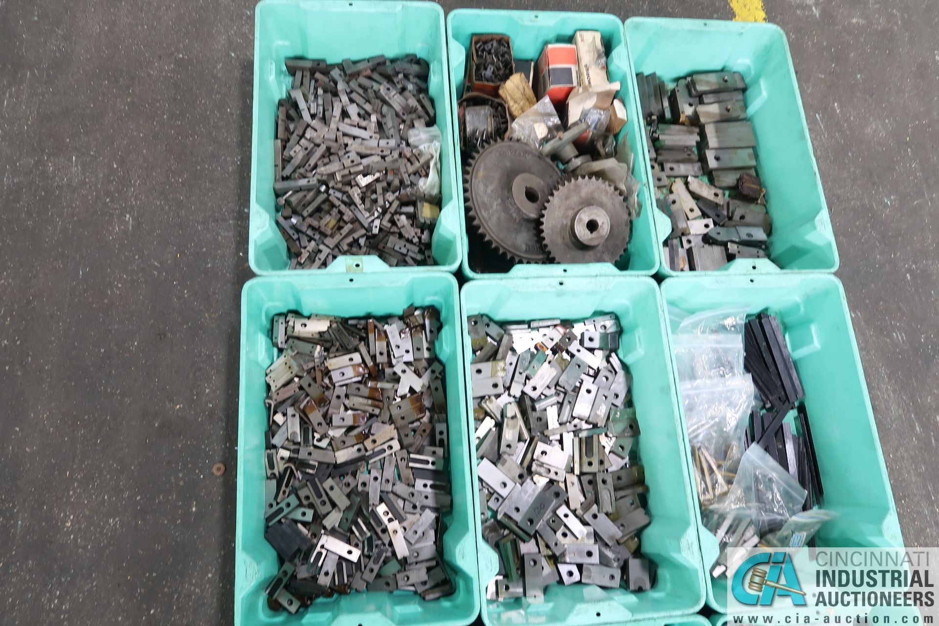 (LOT) ASSORTED COLD HEADING TOOLING IN 12 GREEN TOTES - CUTTER, QUILS, OTHER - Image 3 of 3