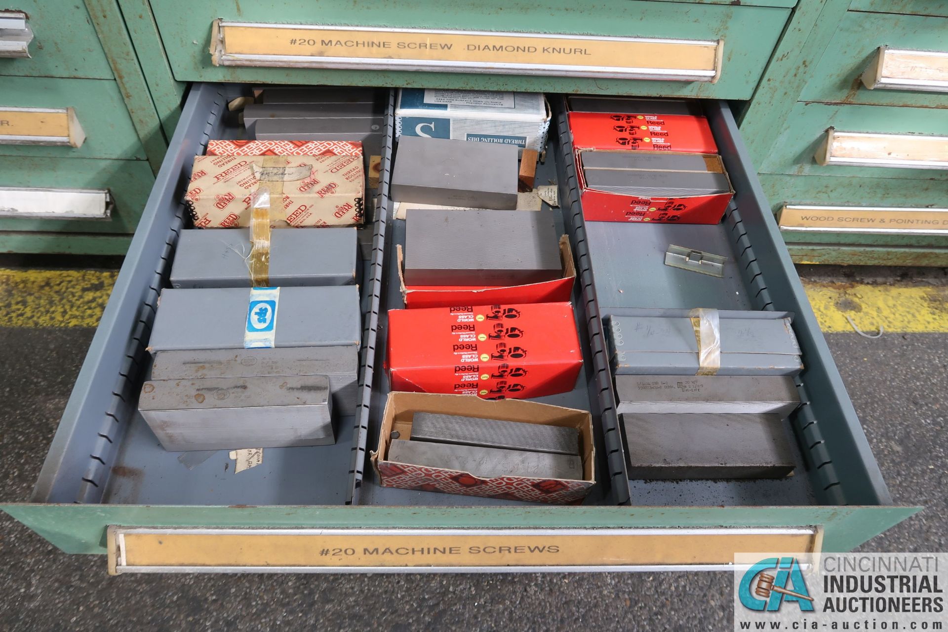 8-DRAWER TOOLING CABINET WITH #000, #10 & #20 FLAT NEW/USED THREADING ROLL DIES - Image 8 of 9