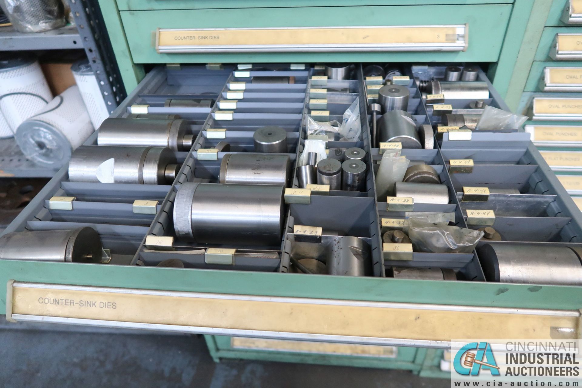 (LOT) TOOLING CABINET WITH DIES, DIE CASINGS, SPECIAL TOOLING - Image 4 of 12