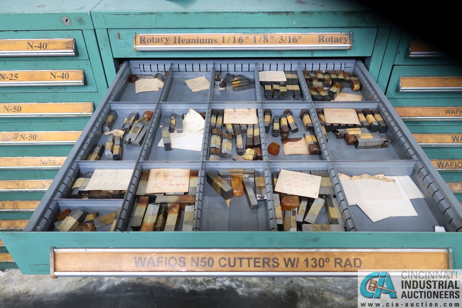 (LOT) TOOLING CABINET WITH CUTTERS, VALVES, PRESSURE BARS - Image 3 of 10