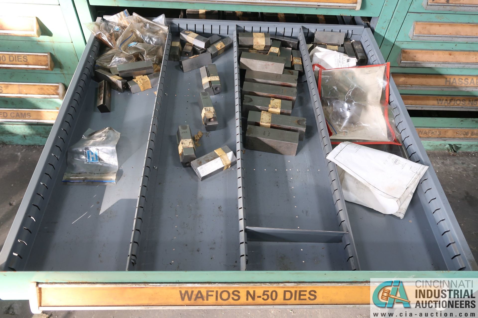 (LOT) TOOLING CABINET WITH WAFIOS DIES AND OTHER TOOLING - Image 8 of 9