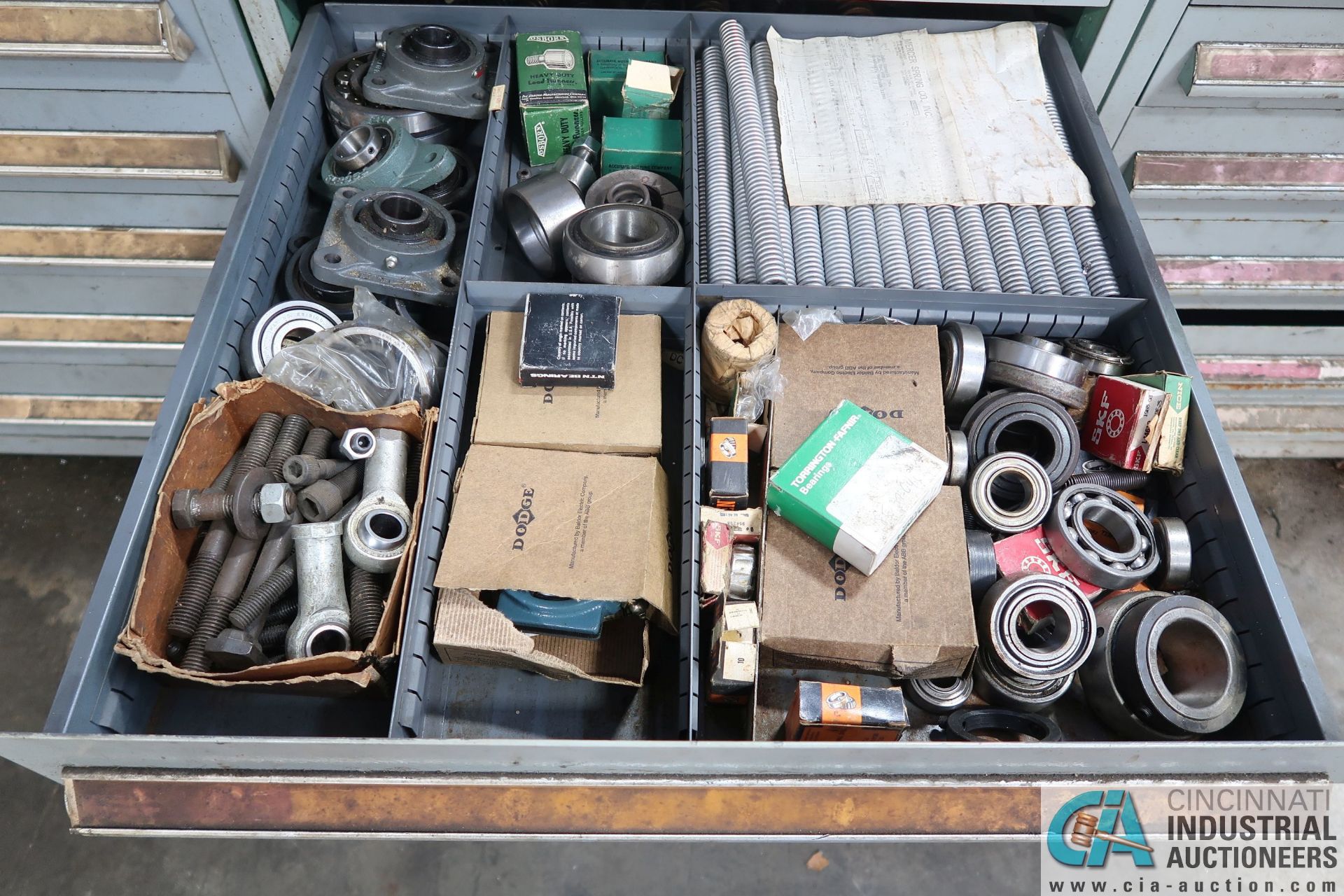 12-DRAWER CABINET WITH HARDWARE AND TOOL ROOM ITEMS - Image 7 of 10