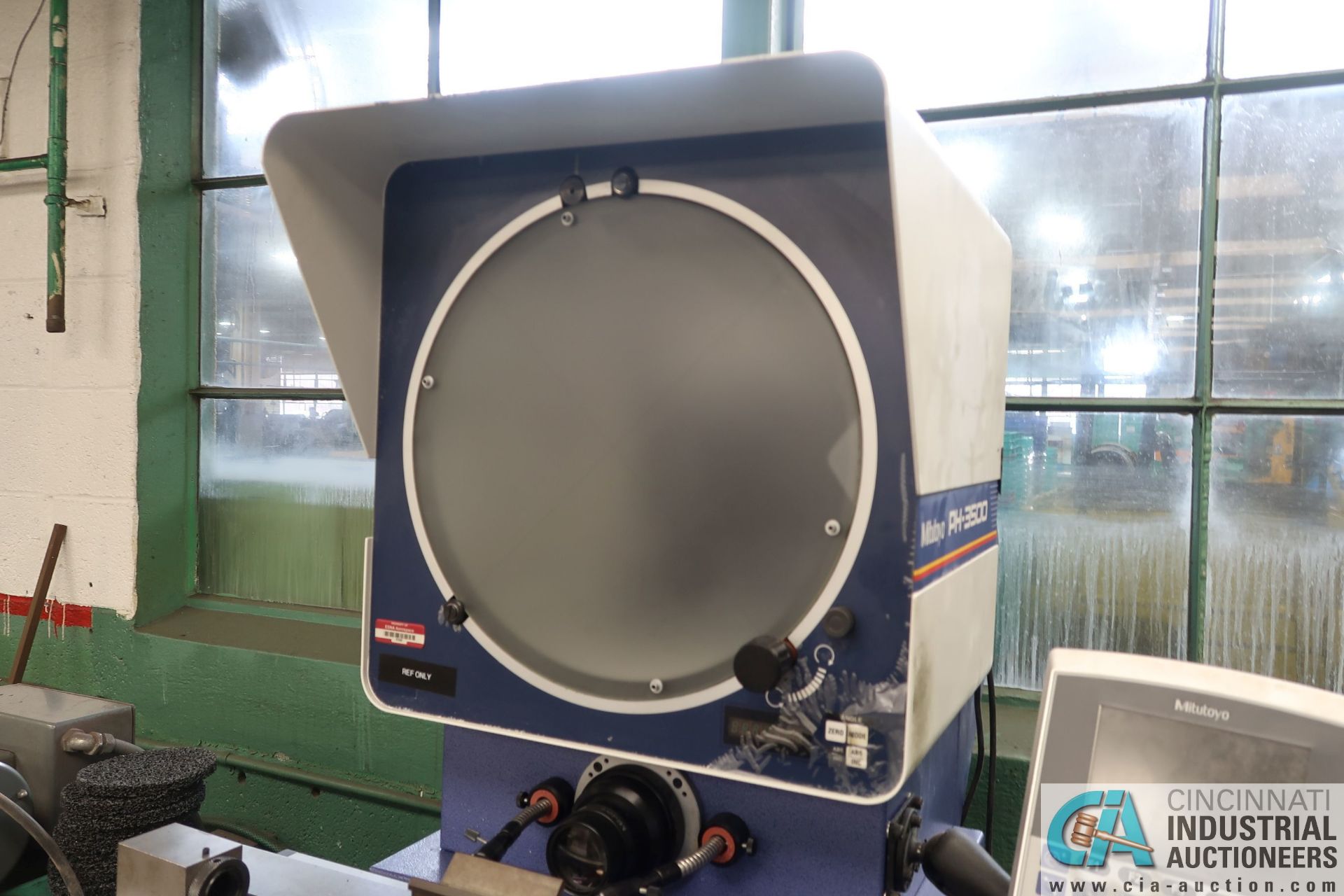 14" MITUTOYO MODEL PH-3500 OPTICAL COMPARATOR; S/N 00611409, 5-3/4" X 17-1/2" WORK TABLE, MITUTOYO - Image 3 of 6