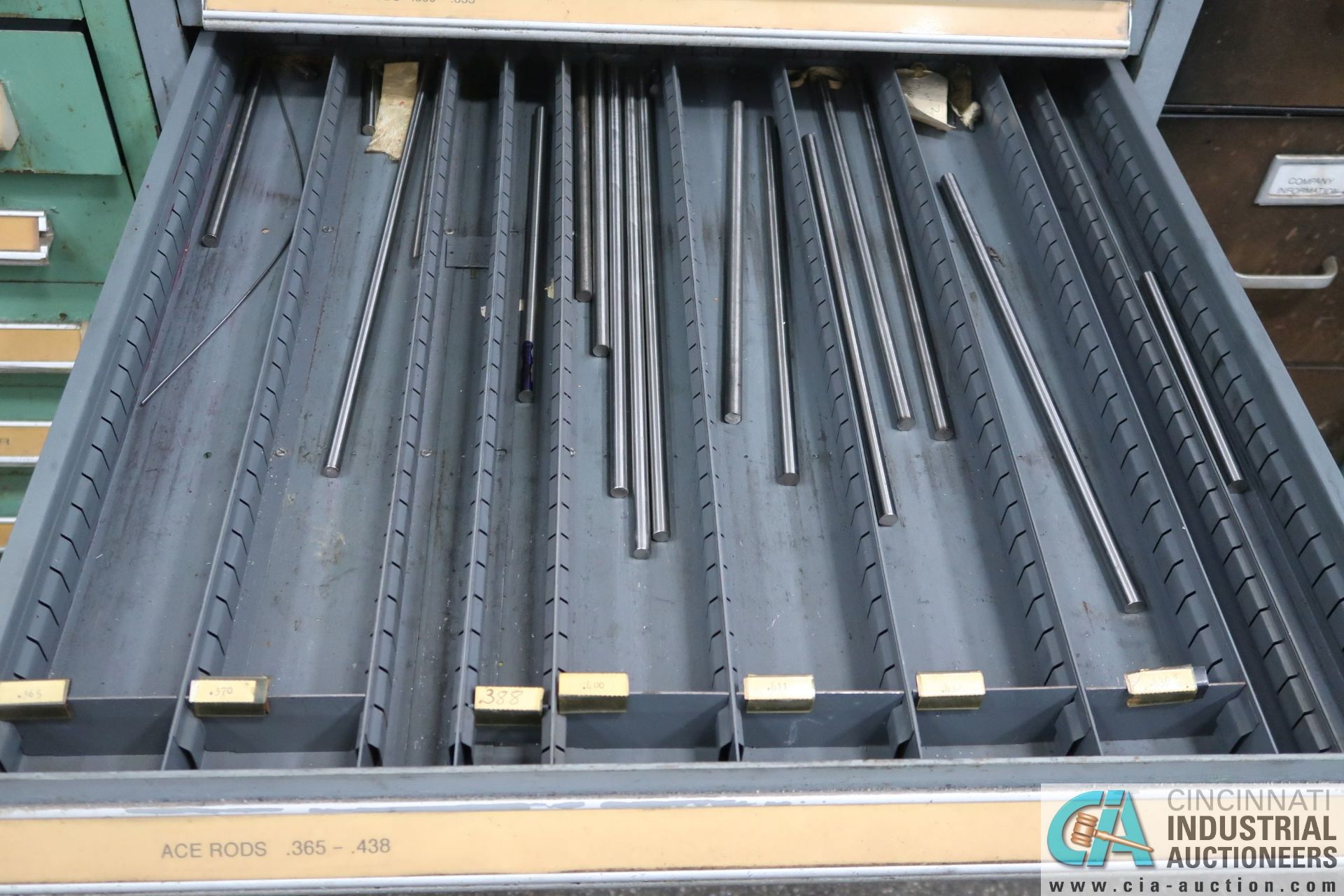 12-DRAWER TOOLING CABINET WITH ACE RODS - Image 8 of 12