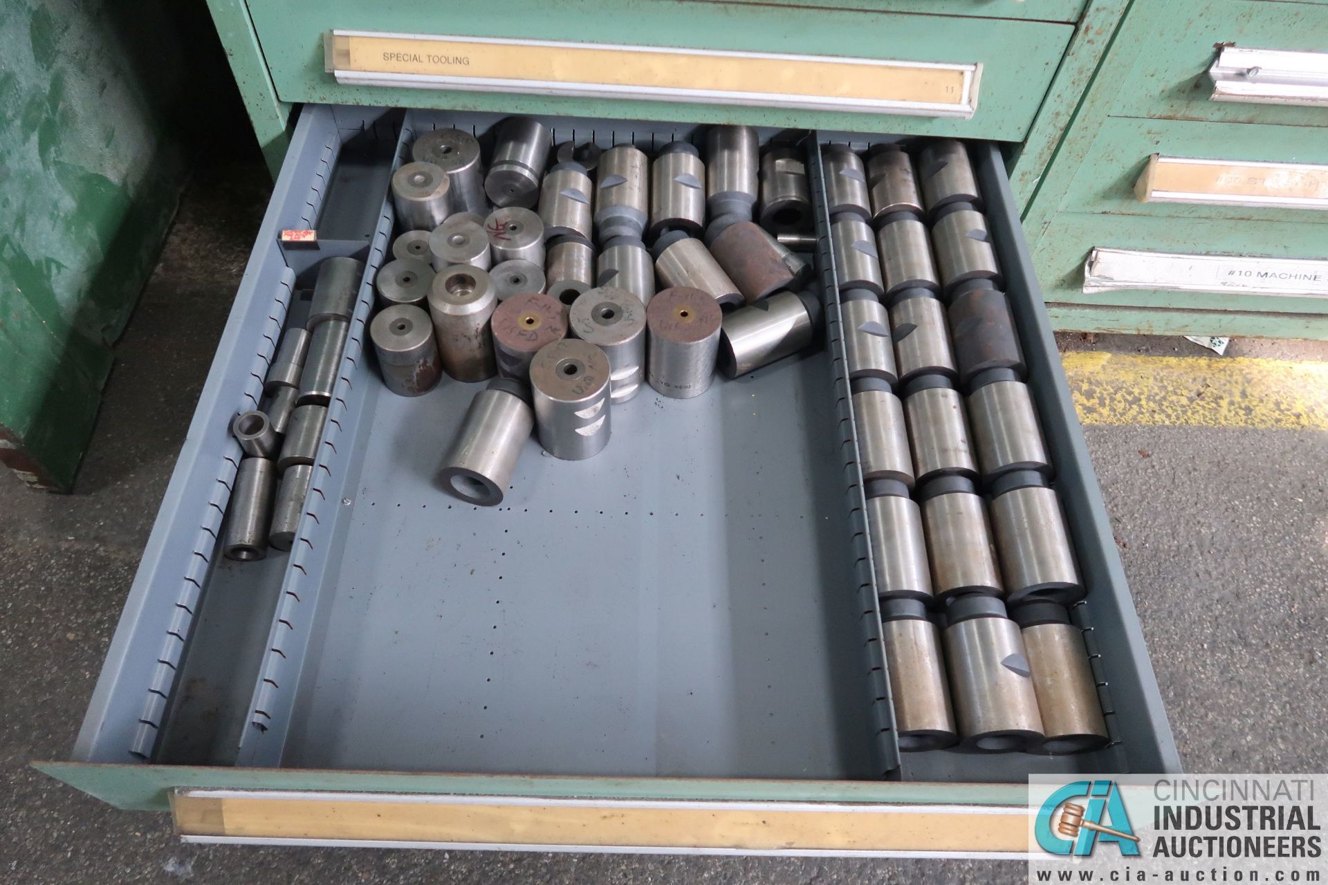 13-DRAWER TOOLING CABINET WITH TOOLING - Image 13 of 14