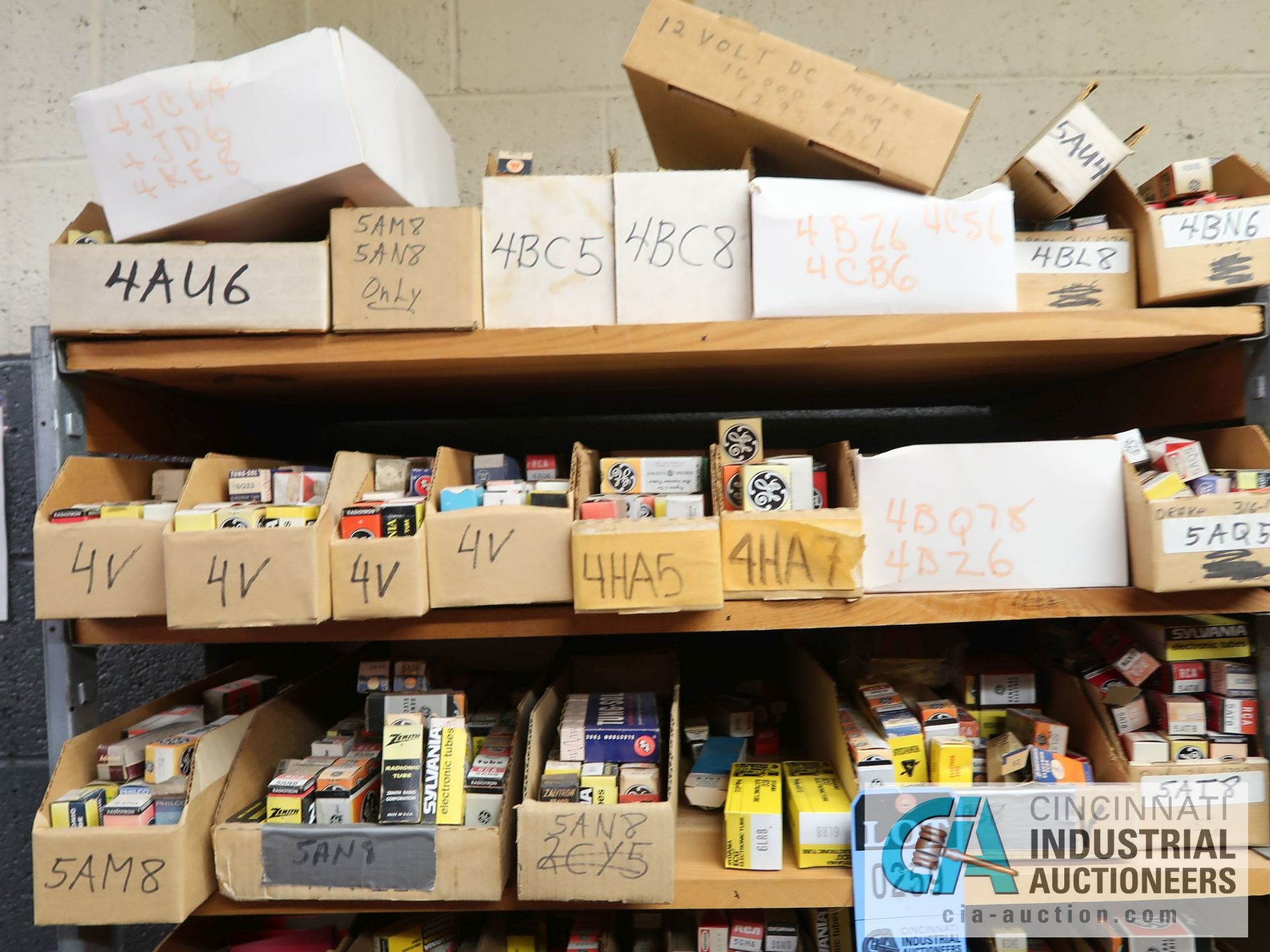 SHELVING UNIT OF ELECTRONIC TUBES, GE, SYLVANIA, RAYTHEON AND OTHERS - Image 4 of 4