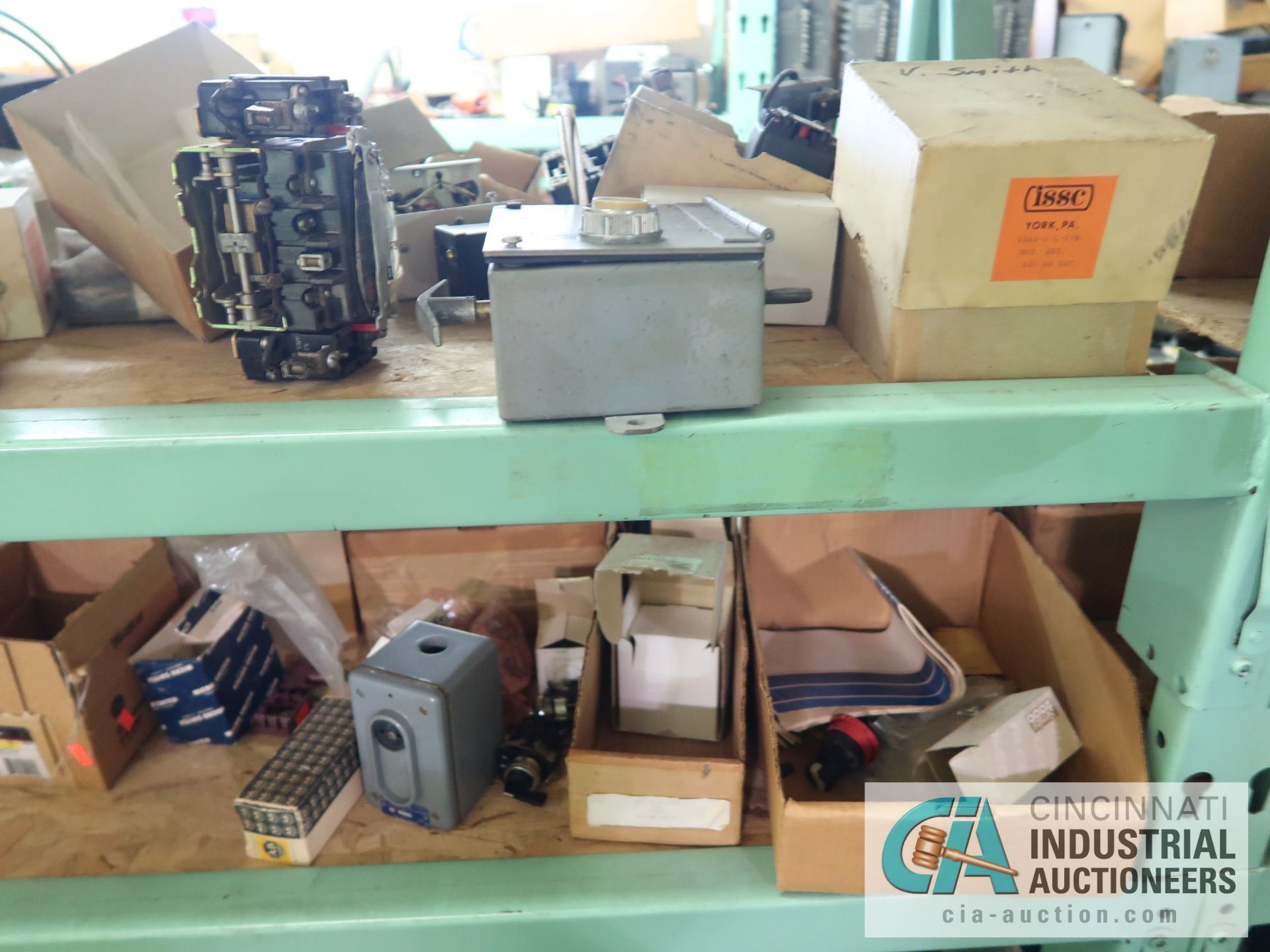 (LOT) CONTENTS OF (3) SECTION GREEN RACK - ALLEN BRADLEY ELECTRICAL COMPONENTS, INDUSTRIAL - Image 18 of 25