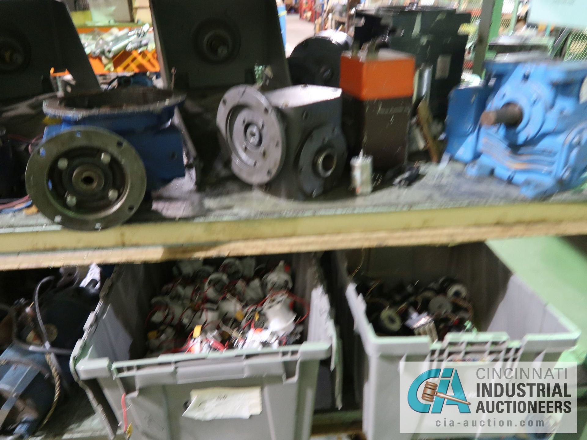 (LOT) CONTENTS OF (1) SECTION RACK - APPROX. (25) GEAR REDUCERS - Image 8 of 15