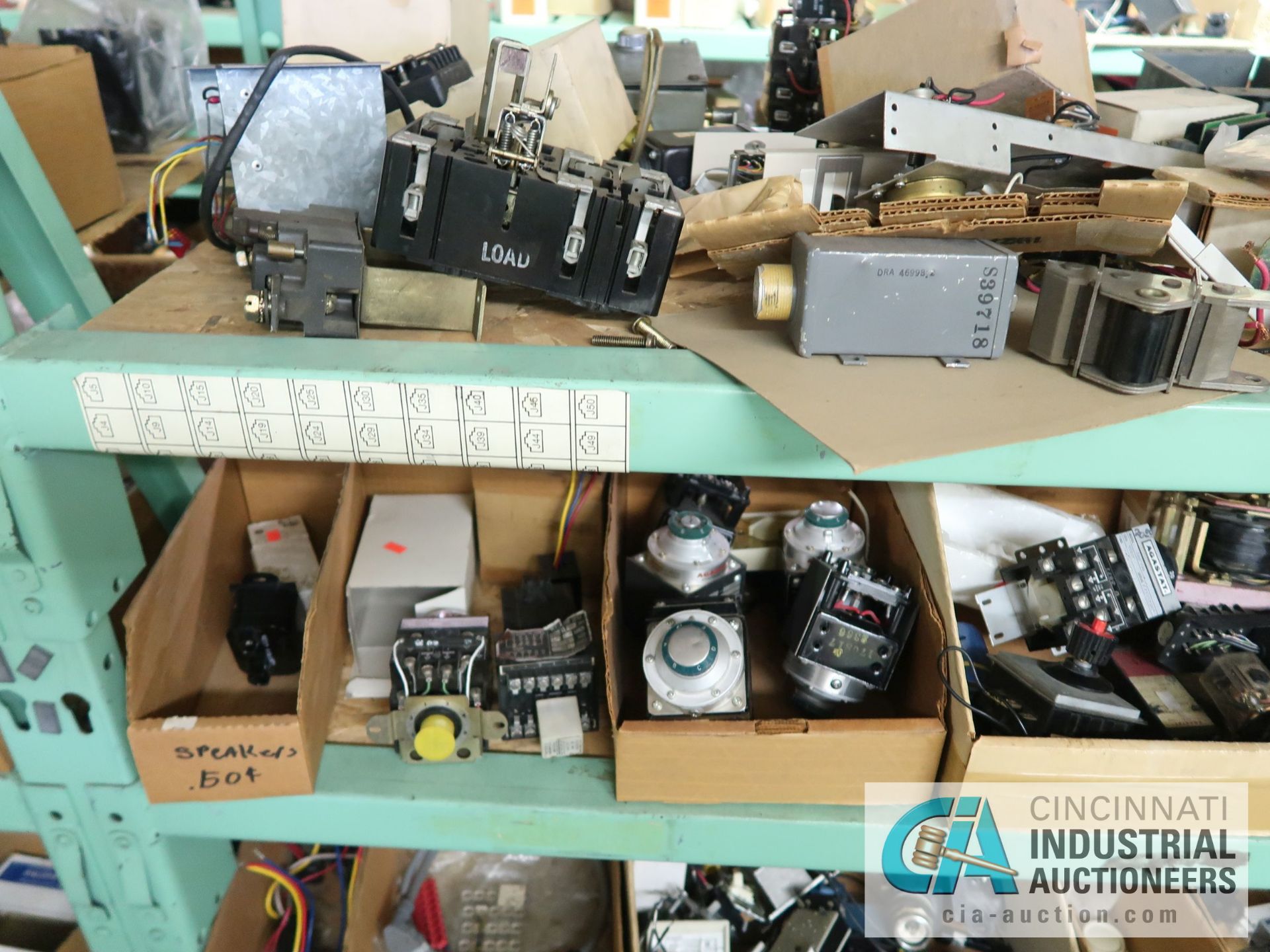 (LOT) CONTENTS OF (3) SECTION GREEN RACK - ALLEN BRADLEY ELECTRICAL COMPONENTS, INDUSTRIAL - Image 15 of 25