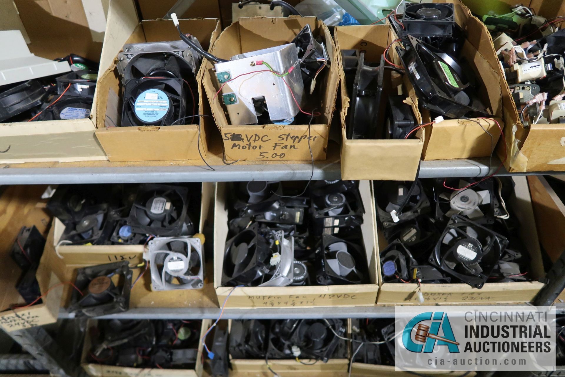 (LOT) LARGE QUANTITY OF COMPUTER FANS OF ALL SIZES ON (7) SECTIONS SHELVING - Image 25 of 27