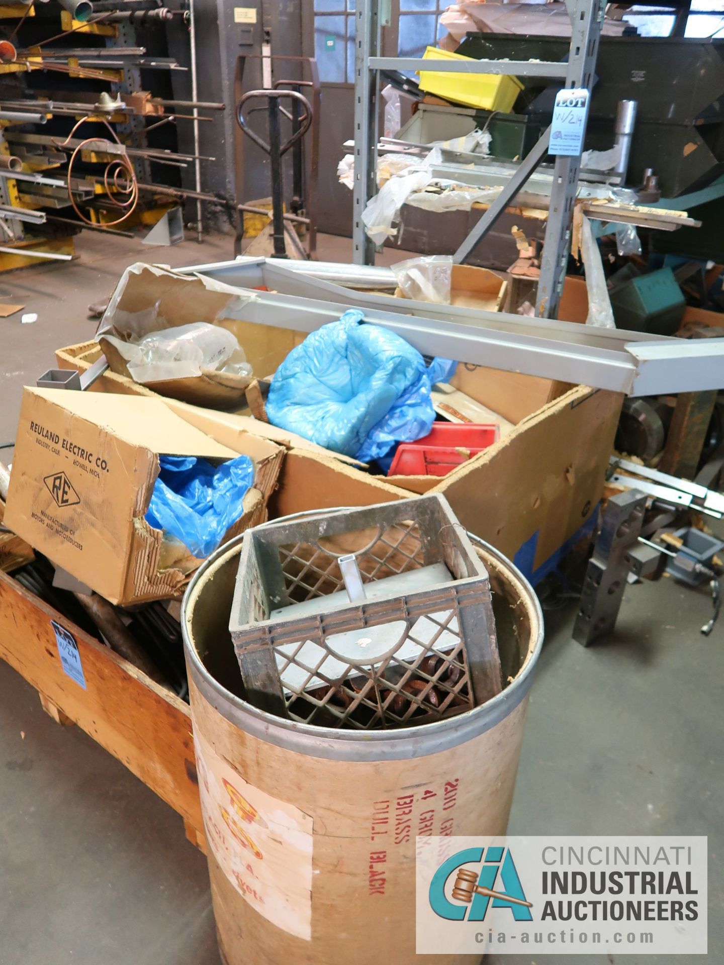 (LOT) CONTENTS OF (1) RAND AND FLOOR INCLUDING MISCELLANEOUS SCRAP METAL **NO RACK** - Image 2 of 18