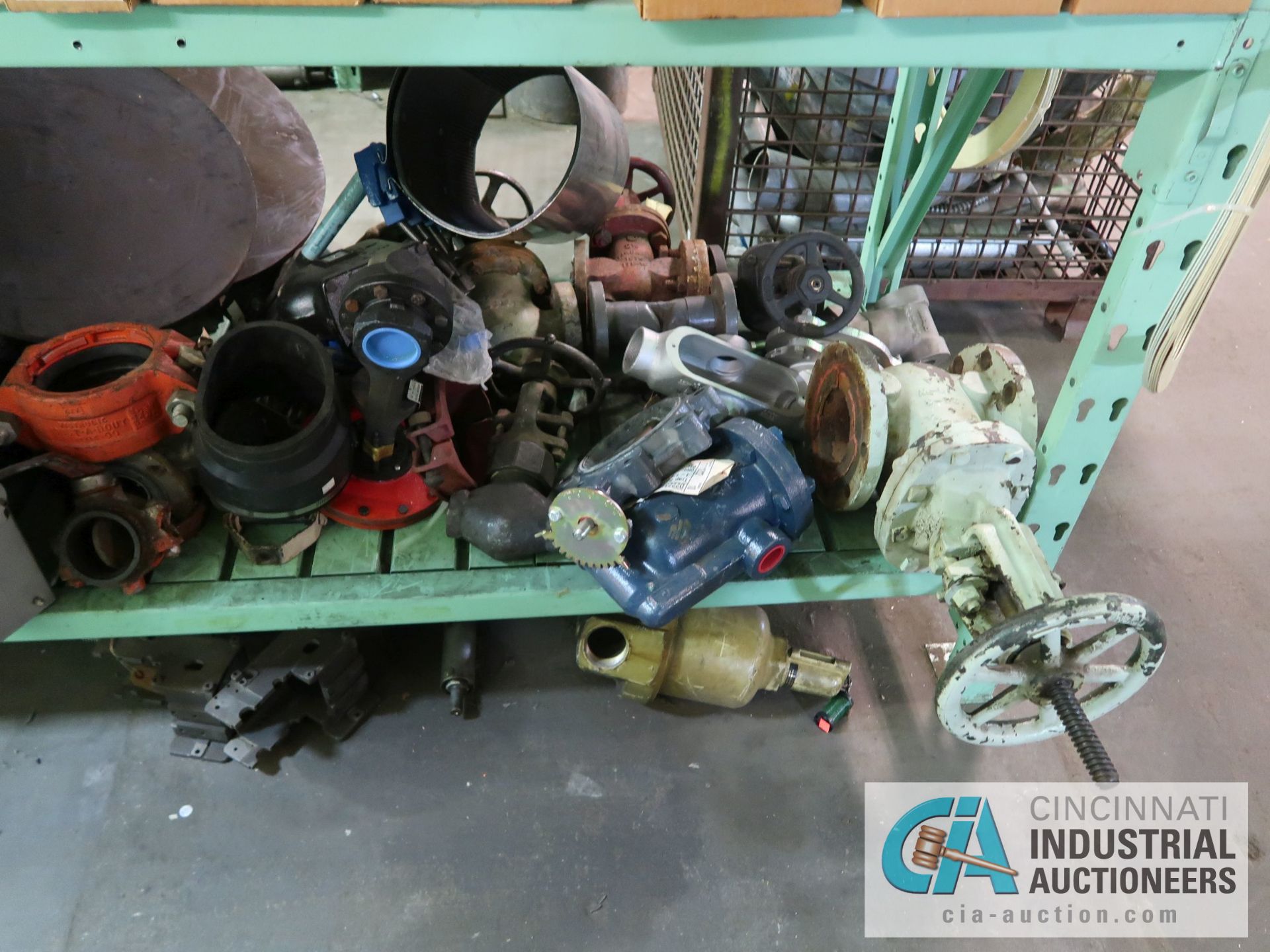 CONTENTS OF (6) RACKS INCLUDING MISCELLANEOUS VALVES, SEALS, FILTERS, PLUMBING PARTS, FIRE SPRINKLER - Image 3 of 26