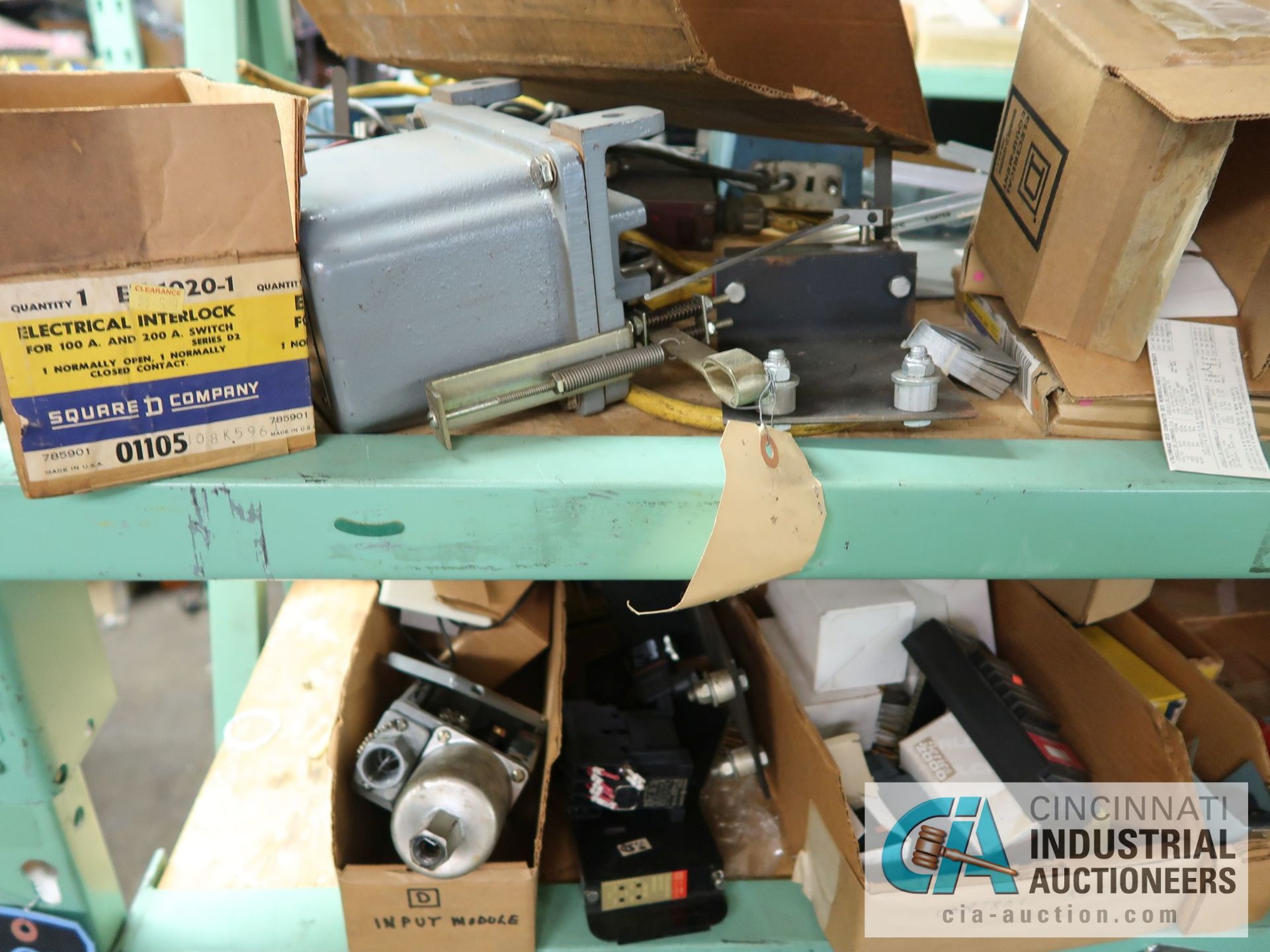(LOT) CONTENTS OF (3) SECTION GREEN RACK - ALLEN BRADLEY ELECTRICAL COMPONENTS, INDUSTRIAL - Image 7 of 25