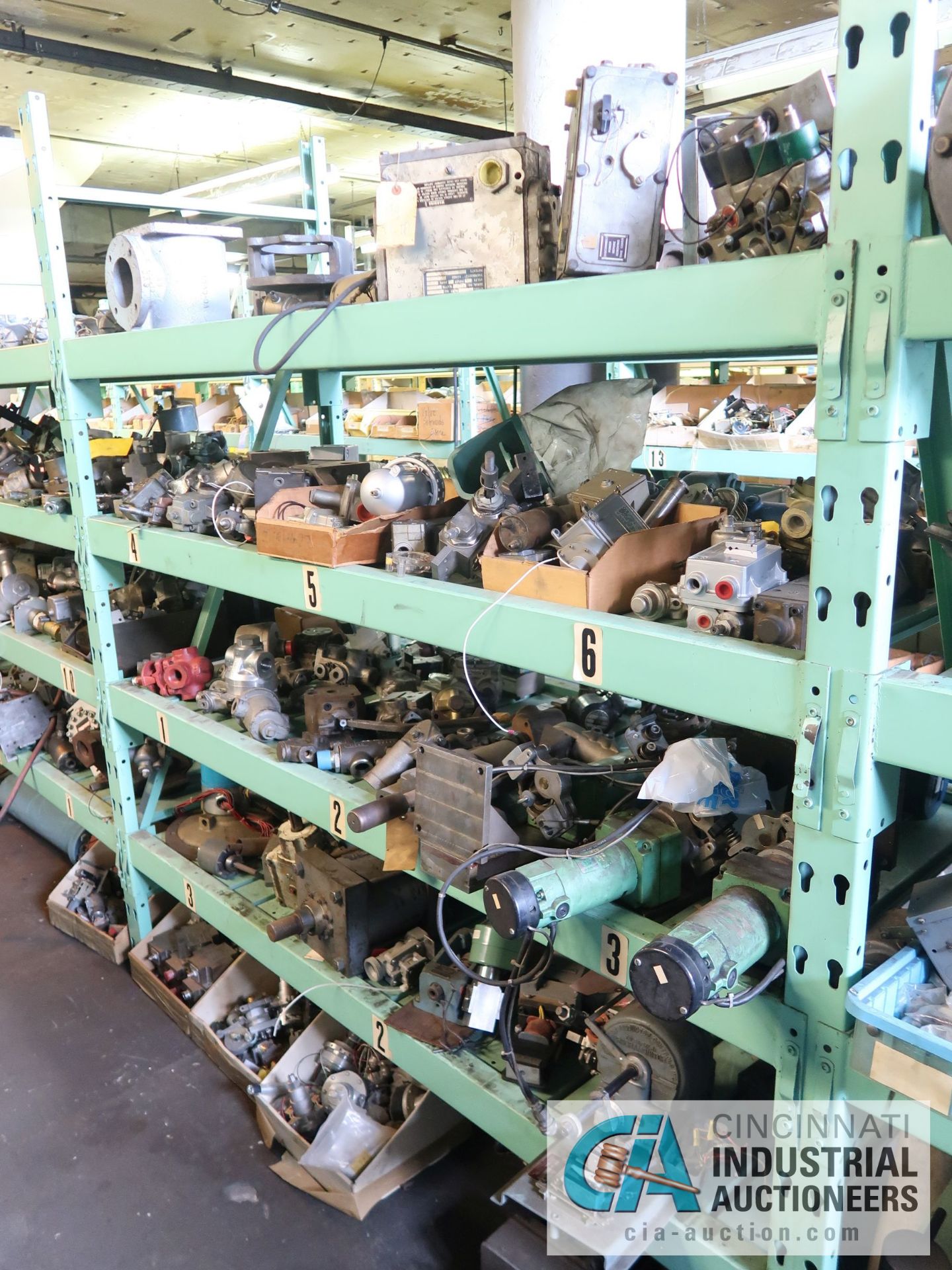 CONTENTS OF (6) RACKS INCLUDING MISCELLANEOUS PNEUMATIC CYLINDERS AND CONTROL VALVES **NO RACKS** - Image 17 of 39