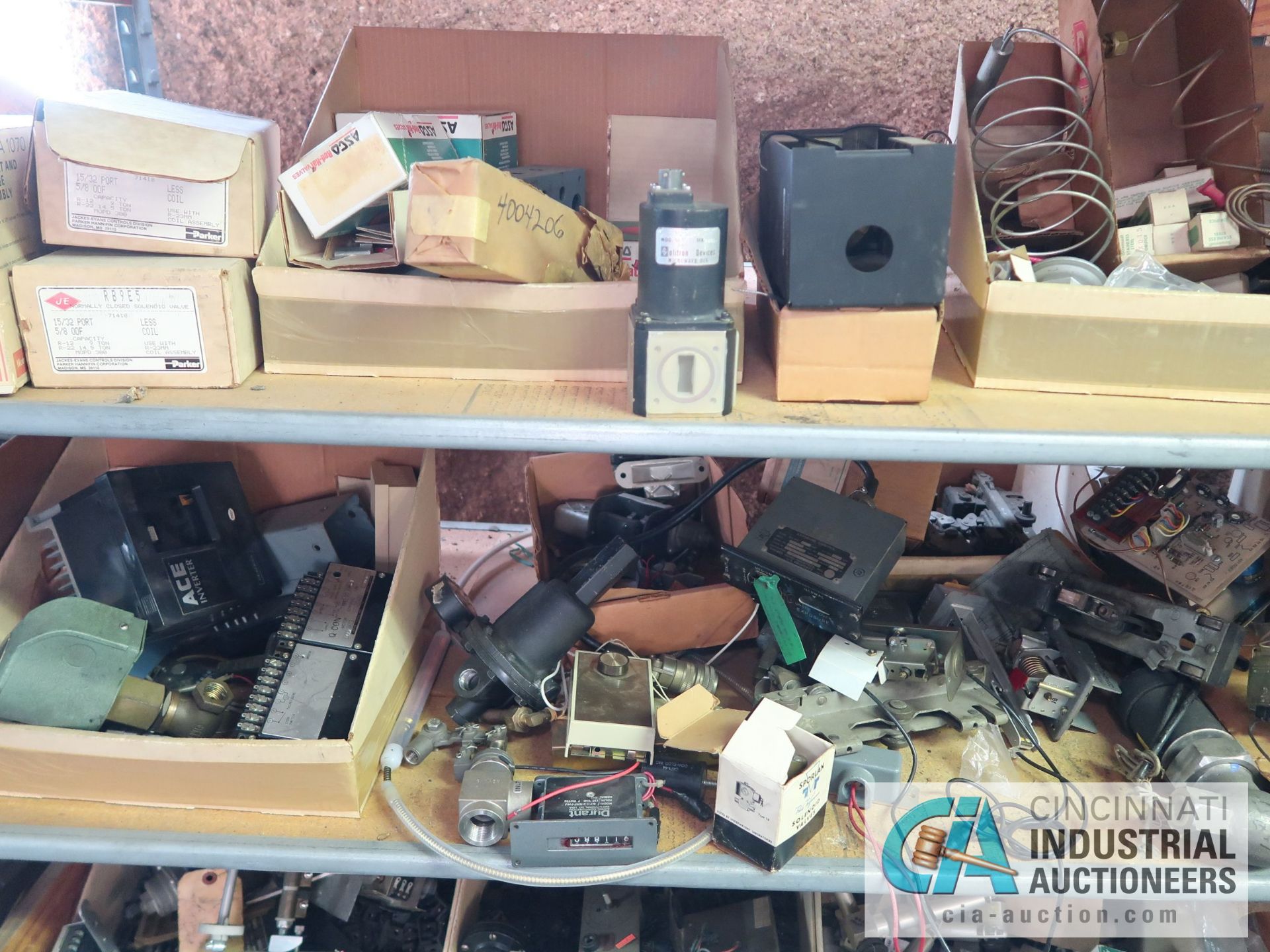 CONTENTS OF (16) SHELVES INCLUDING MISCELLANEOUS VALVES, THERMOSTATS, ANALYZERS, ELECTRICAL, CONTROL - Image 11 of 47