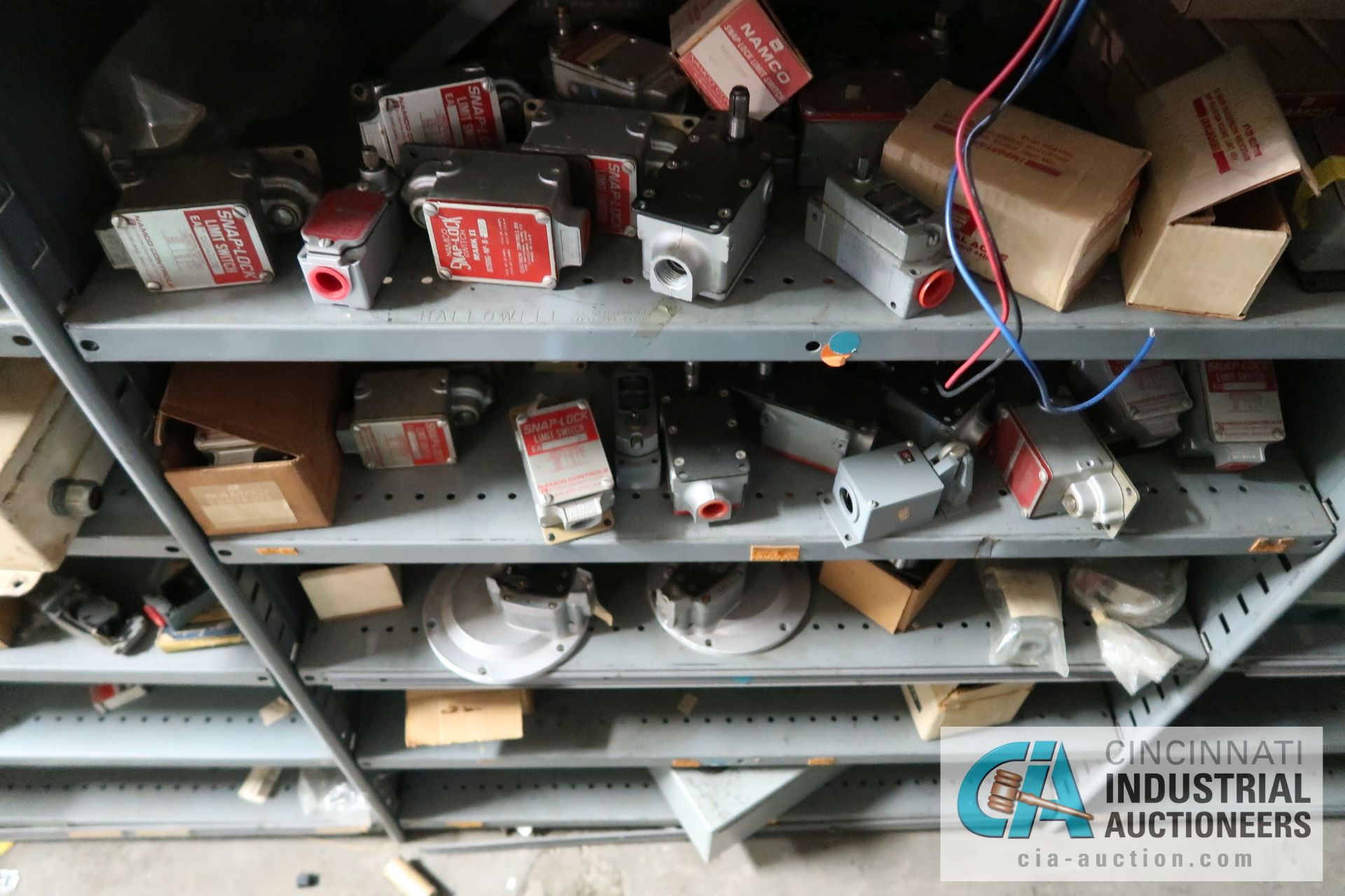 (LOT) CONTENTS OF (10) SECTION SHELVING AND (1) GREEN RACK - ELECTRICAL - PUSH SWITCHES, NAMCO - Image 10 of 27