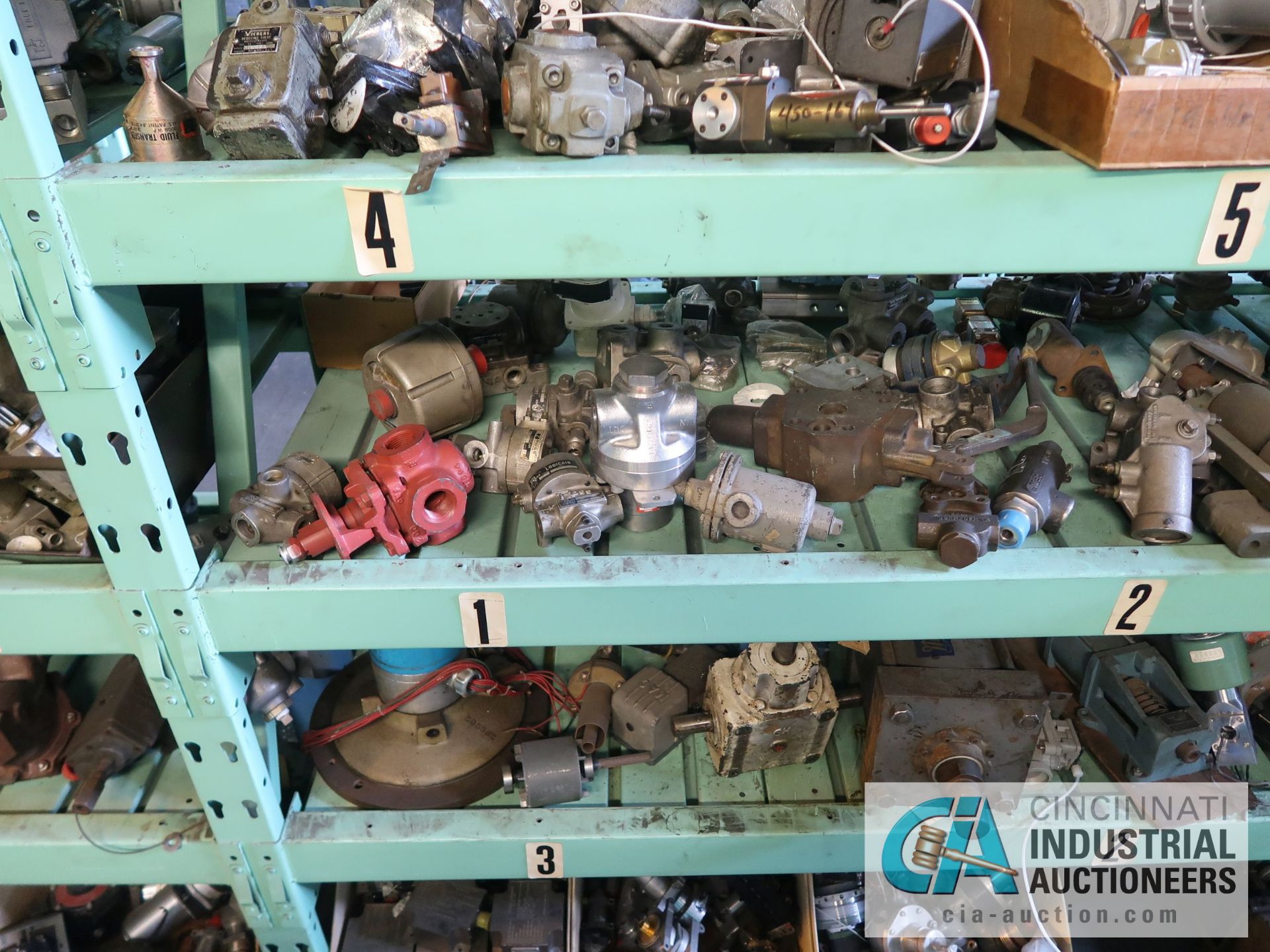 CONTENTS OF (6) RACKS INCLUDING MISCELLANEOUS PNEUMATIC CYLINDERS AND CONTROL VALVES **NO RACKS** - Image 15 of 39