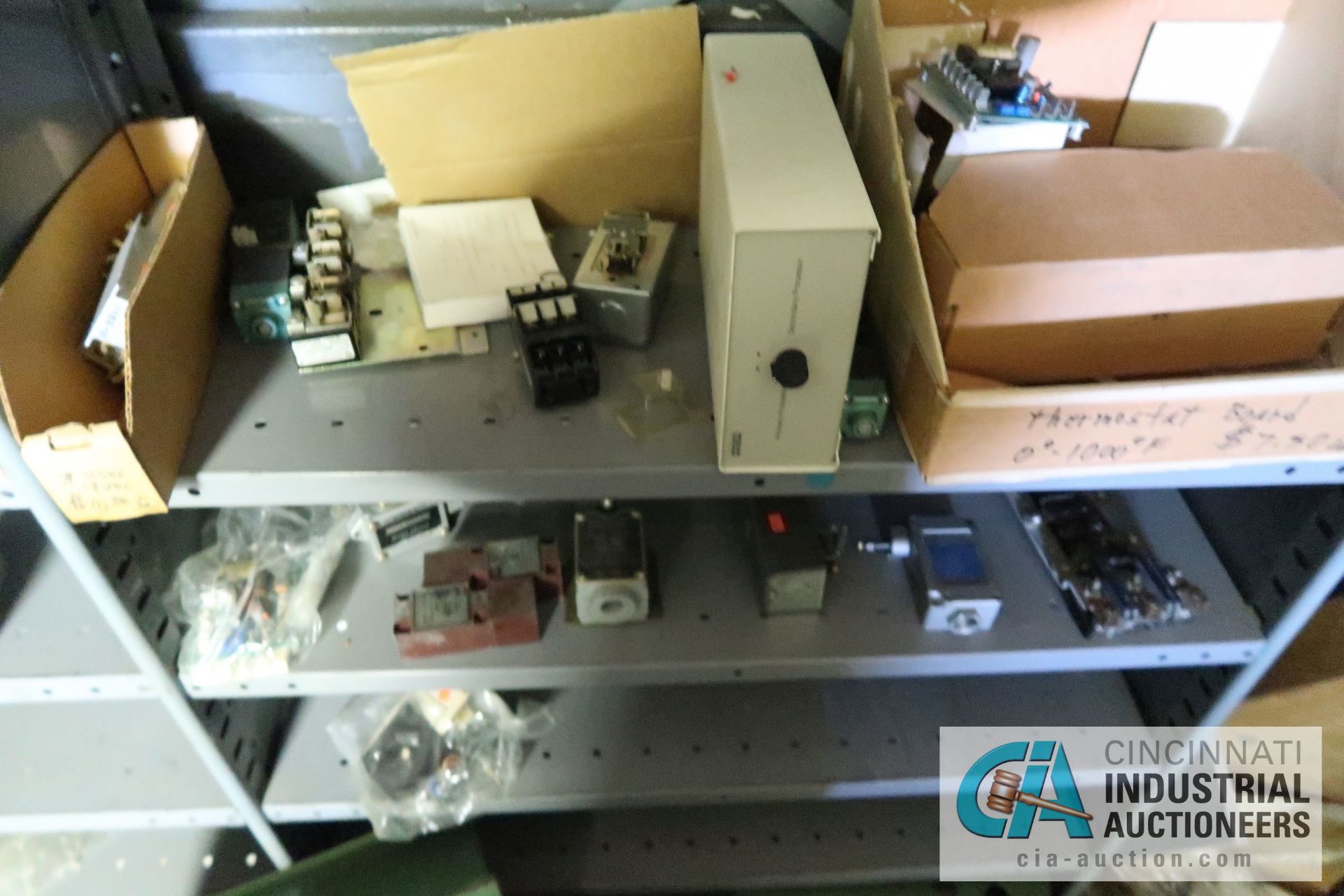 (LOT) CONTENTS OF (10) SECTION SHELVING AND (1) GREEN RACK - ELECTRICAL - PUSH SWITCHES, NAMCO - Image 20 of 27