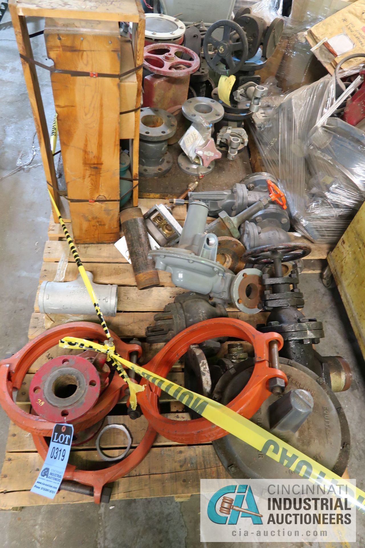 (LOT) LARGE QUANTITY OF GATE VALVES (UO TO 6") AND PIPE FLANGES ON (6) SKIDS AND (1) JOBOX - SEE - Image 4 of 11