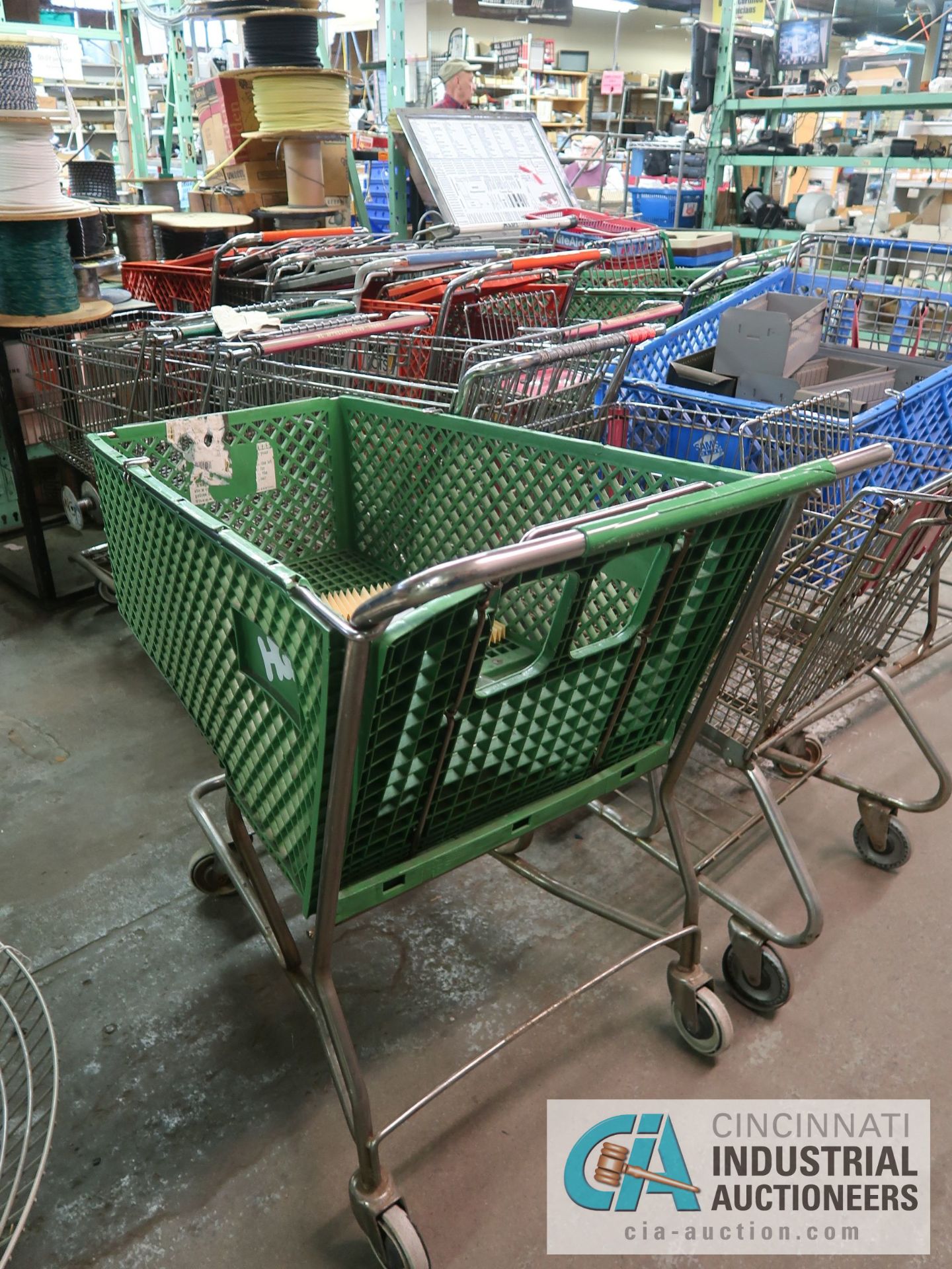 (LOT) MISCELLANEOUS GROCERY CARTS AND TOTES - Image 2 of 2