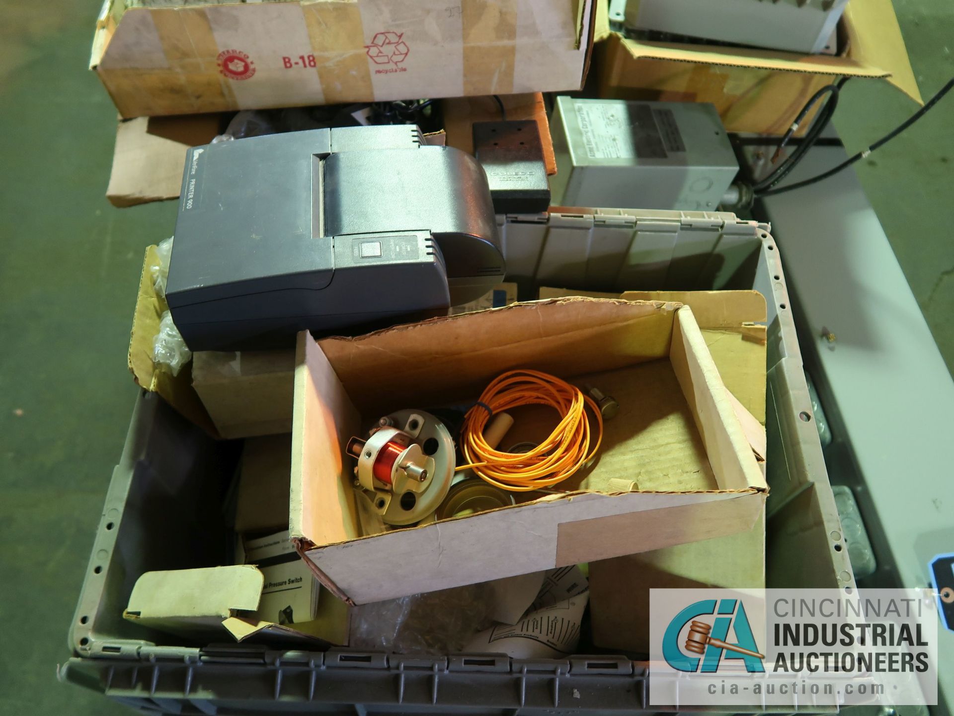 (LOT) MISCELLANEOUS ELECTRICAL BOXES, PANELS, SURGE PROTECTORS, FUSE HOLDERS - Image 3 of 8