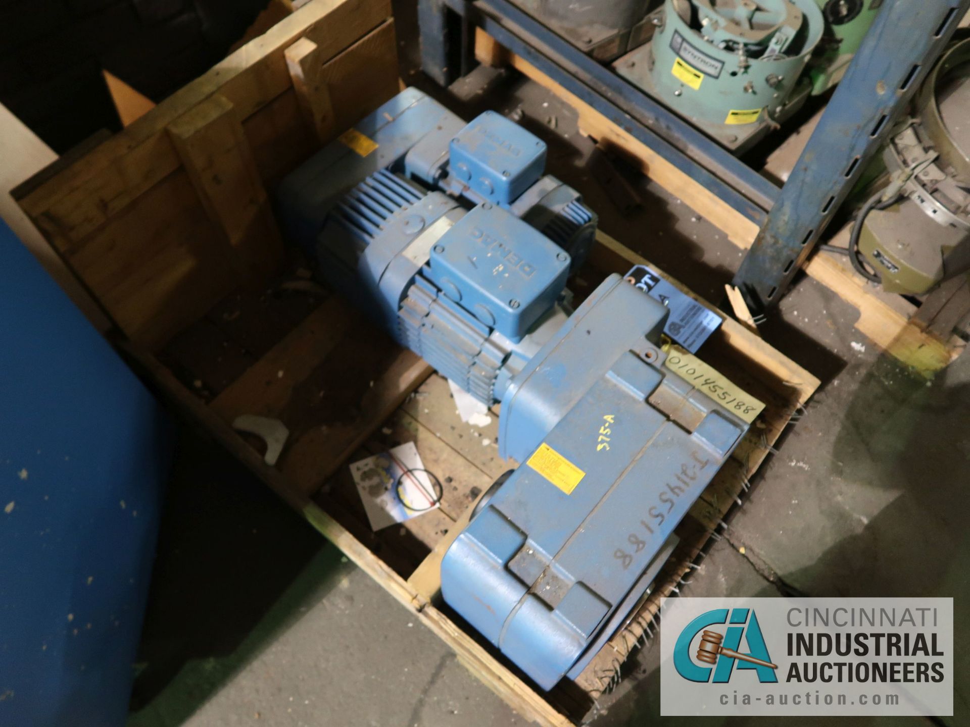 DEMAG TYPE KBF-100A2 MOTOR / GEAR REDUCER