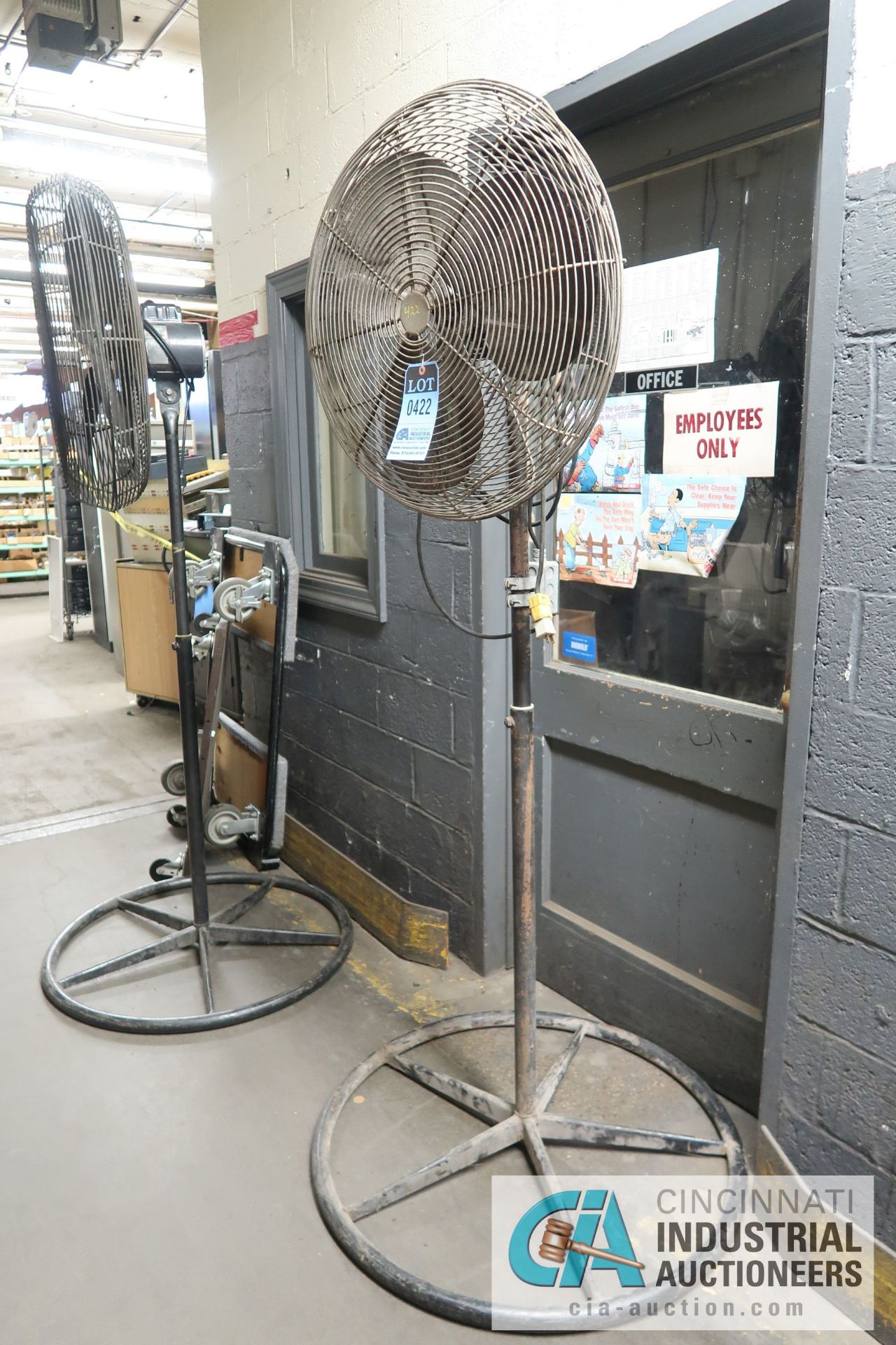 PEDESTAL FAN