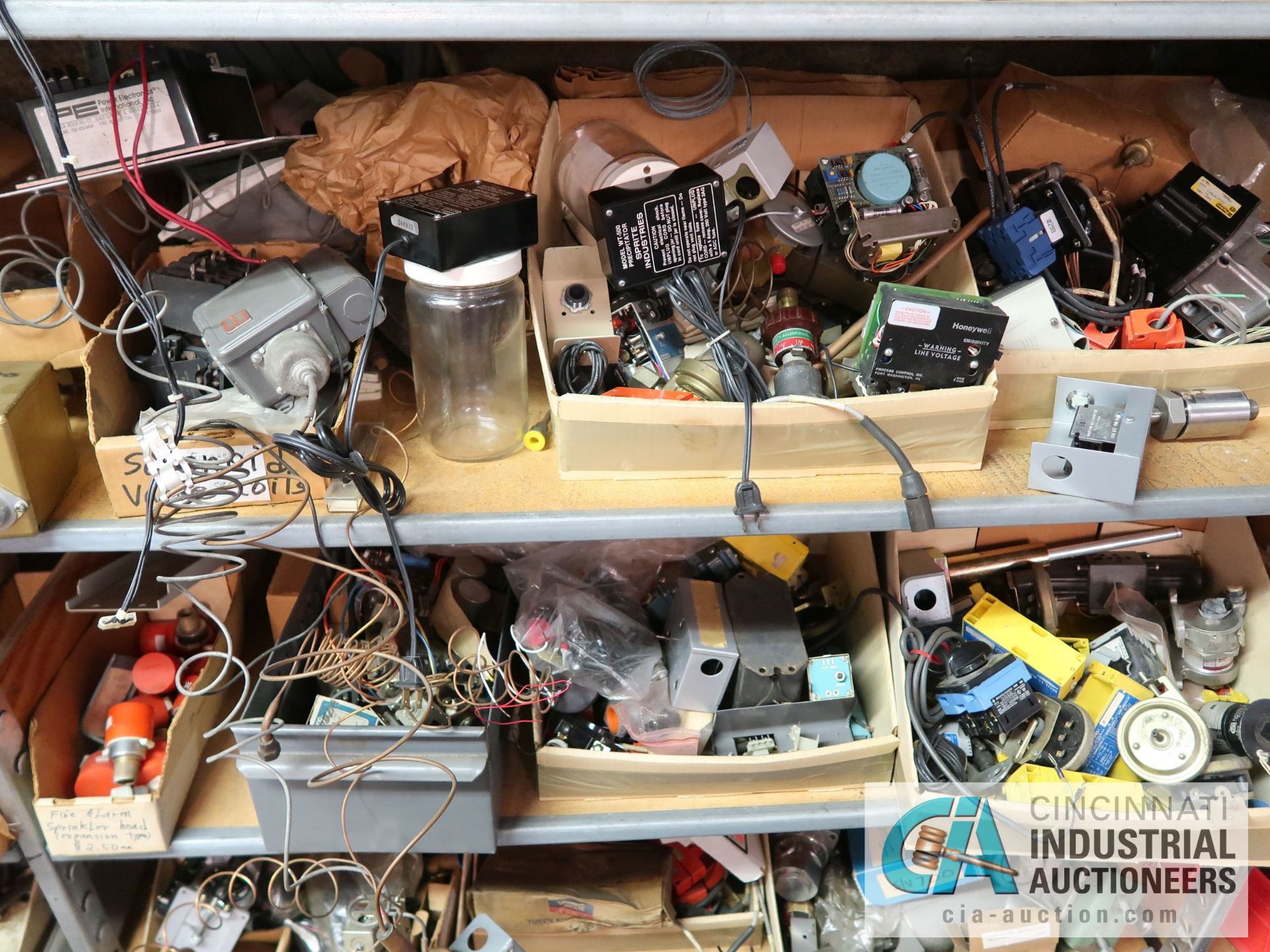 CONTENTS OF (16) SHELVES INCLUDING MISCELLANEOUS VALVES, THERMOSTATS, ANALYZERS, ELECTRICAL, CONTROL - Image 19 of 47