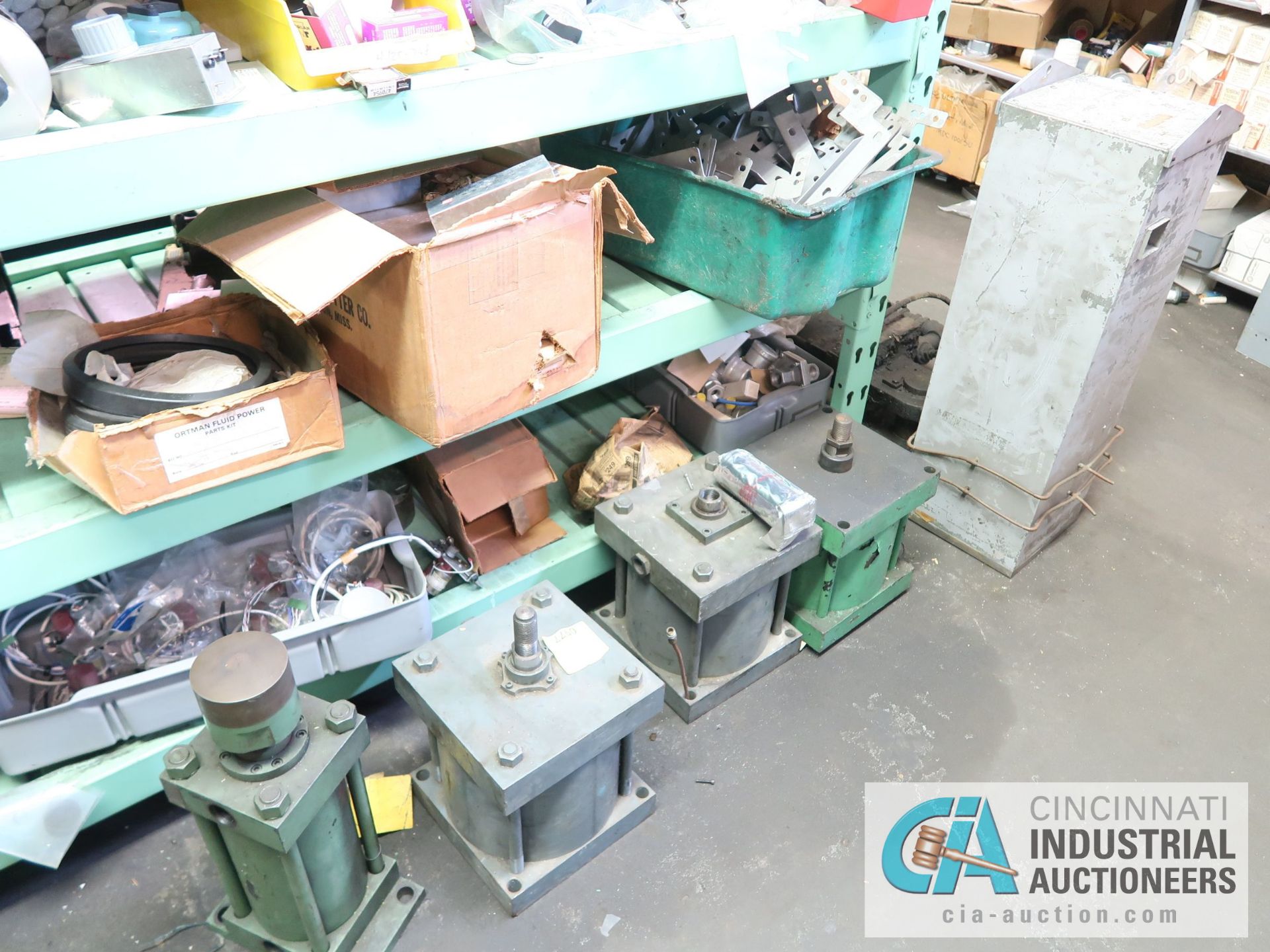 CONTENTS OF (5) RACKS INCLUDING MISCELLANEOUS PNEUMATIC CYLINDERS **NO RACKS** - Image 19 of 31
