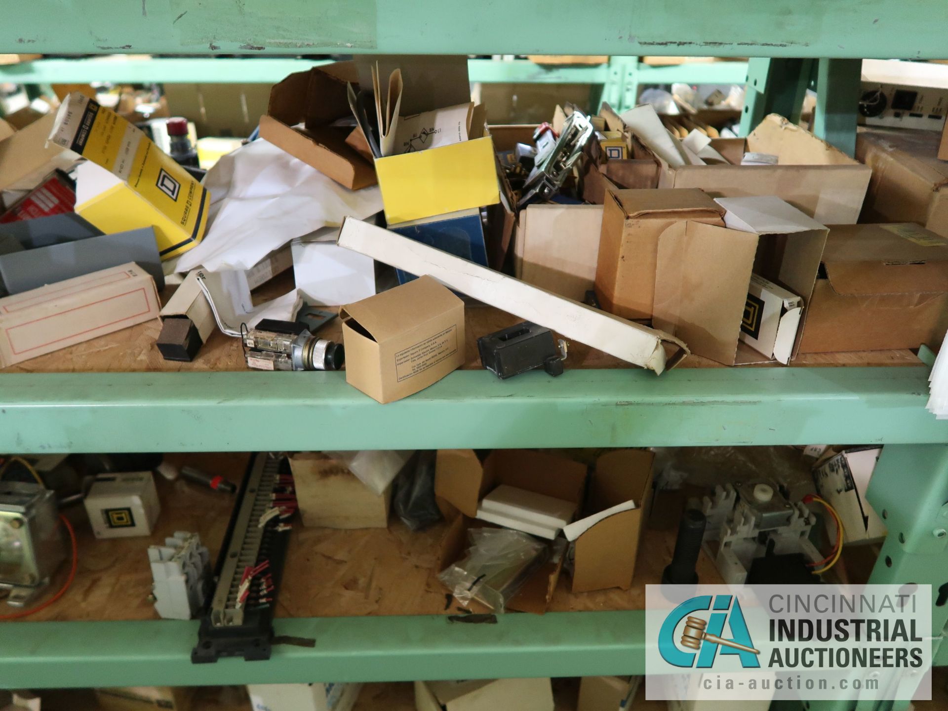 (LOT) CONTENTS OF (3) SECTION GREEN RACK - ALLEN BRADLEY ELECTRICAL COMPONENTS, INDUSTRIAL - Image 22 of 25