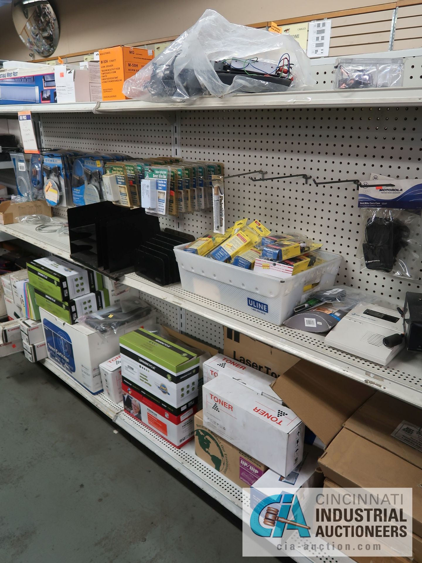 (LOT) CONTENTS OF DISPLAY RACKS INCLUDING TONERS, CELL PHONE HOLDERS AND CASES, PRINTER CABLES, - Image 3 of 7