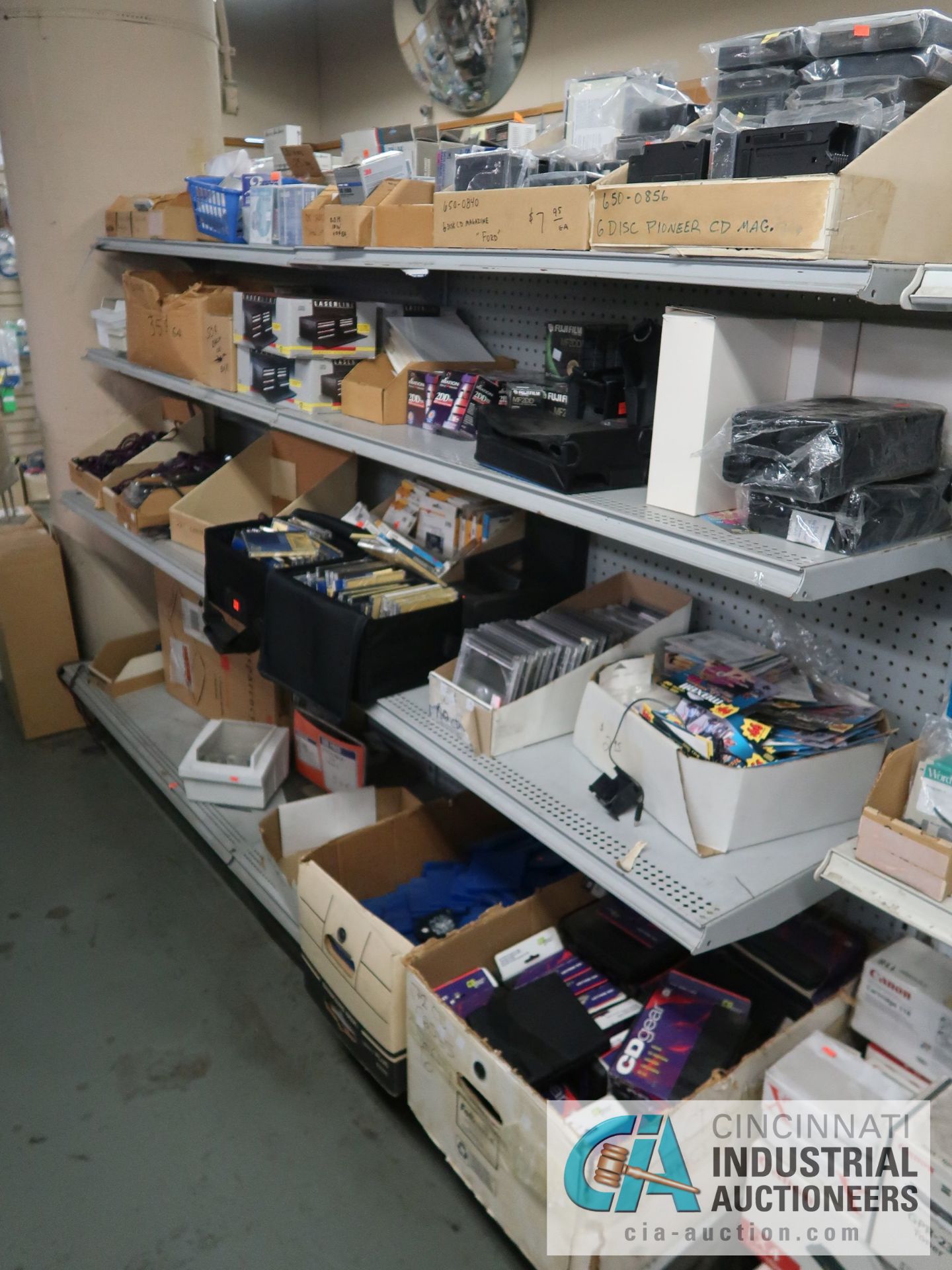 (LOT) CONTENTS OF DISPLAY RACKS INCLUDING TONERS, CELL PHONE HOLDERS AND CASES, PRINTER CABLES, - Image 4 of 7