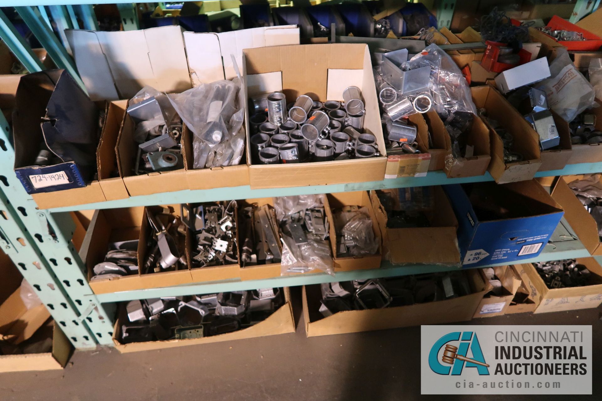 (LOT) CONTENTS OF (5) SECTIONS GREEN RACK AND STEEL TOTES - ALL ELECTRICAL CONTRACTORS ITEMS - - Image 22 of 47