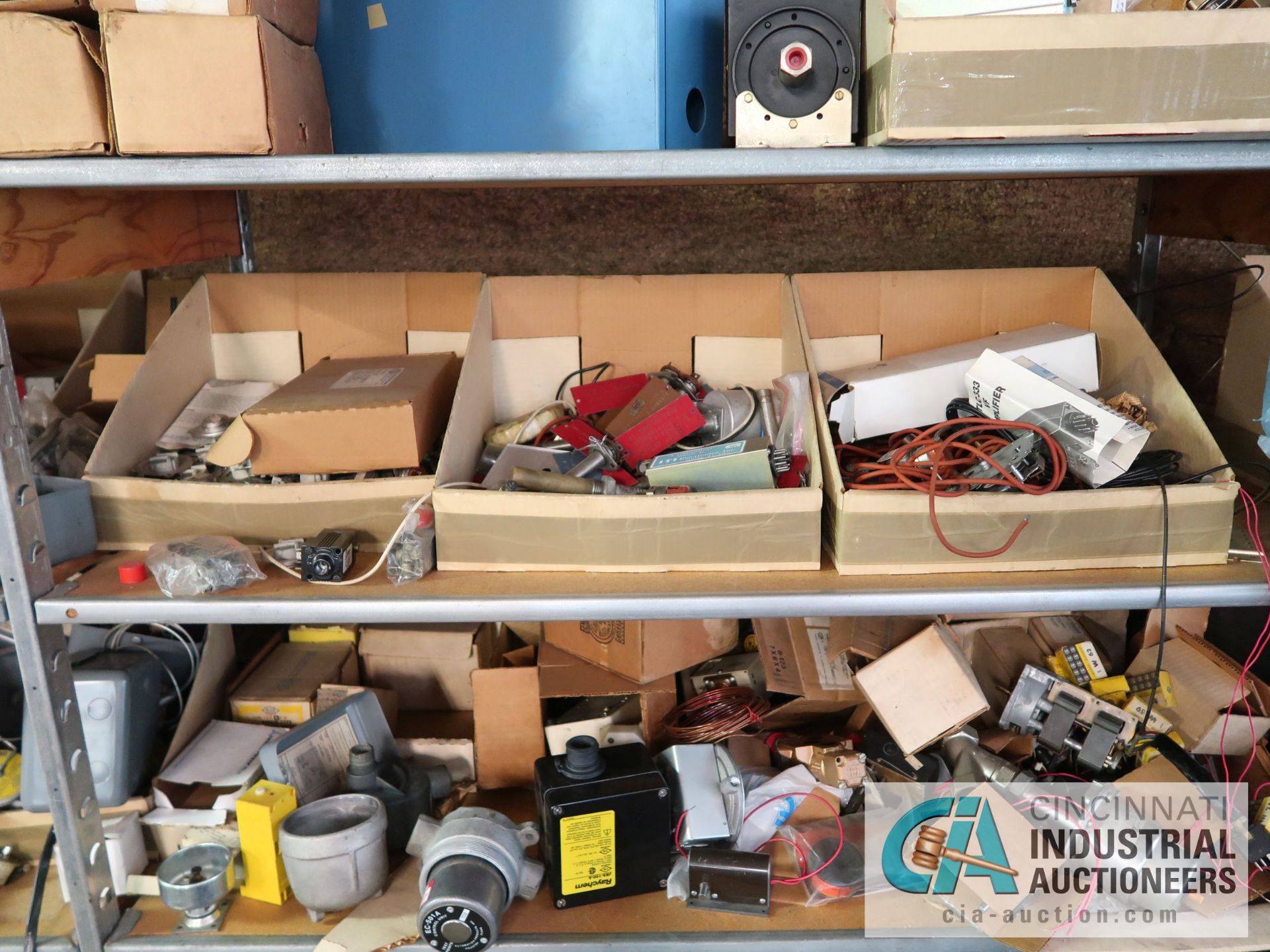 CONTENTS OF (16) SHELVES INCLUDING MISCELLANEOUS VALVES, THERMOSTATS, ANALYZERS, ELECTRICAL, CONTROL - Image 27 of 47