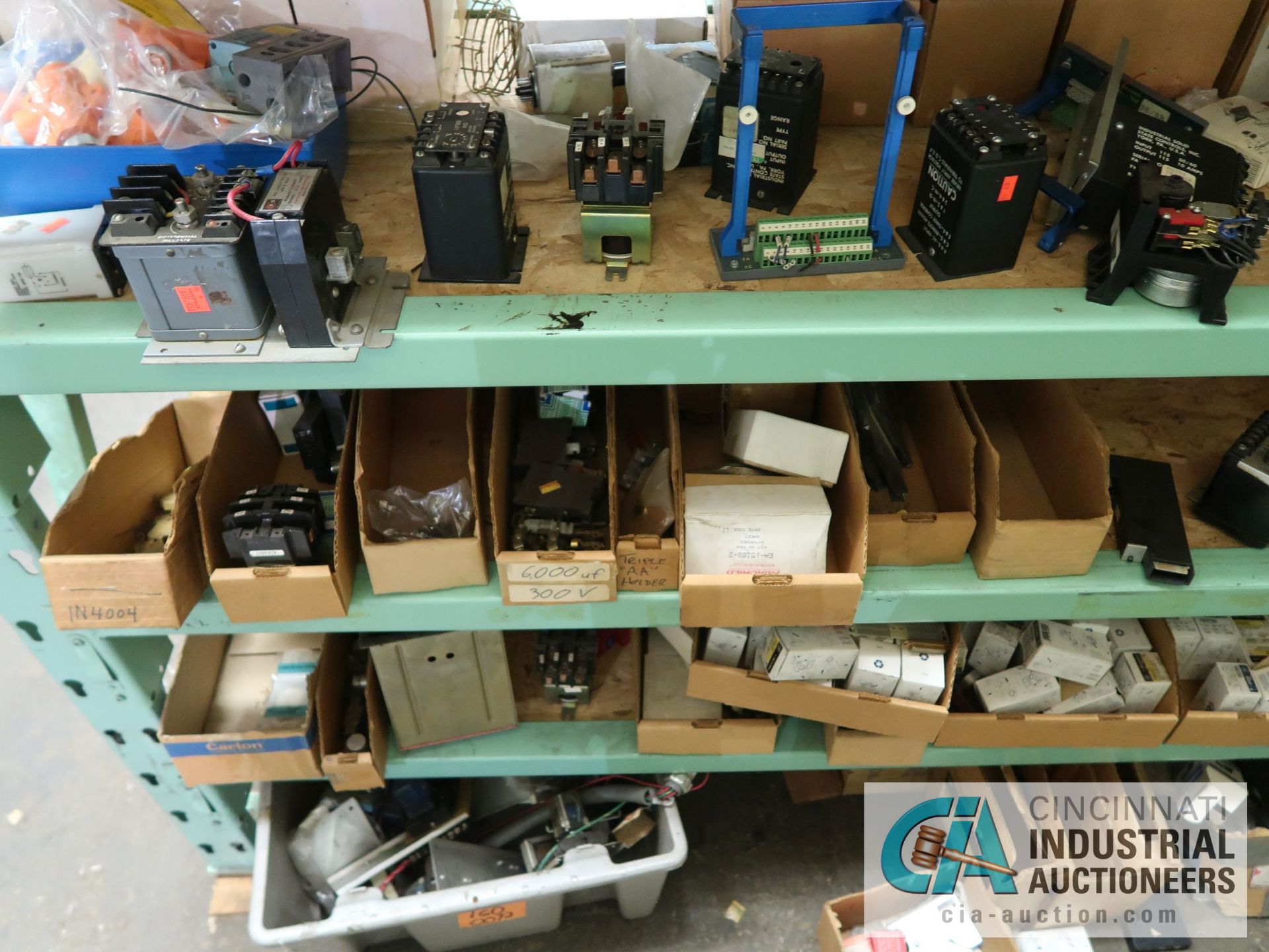 (LOT) CONTENTS OF (3) SECTION GREEN RACK - ALLEN BRADLEY ELECTRICAL COMPONENTS, INDUSTRIAL - Image 16 of 25