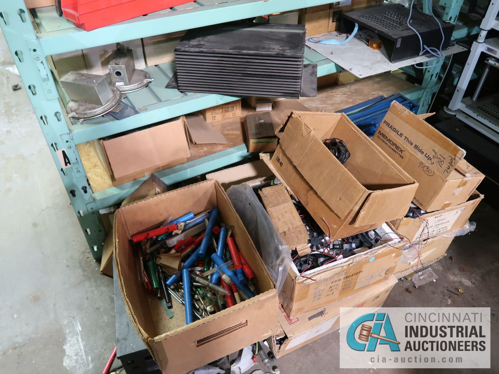 (LOT) CONTENTS OF (3) SECTION GREEN RACK - ALLEN BRADLEY ELECTRICAL COMPONENTS, INDUSTRIAL - Image 12 of 16
