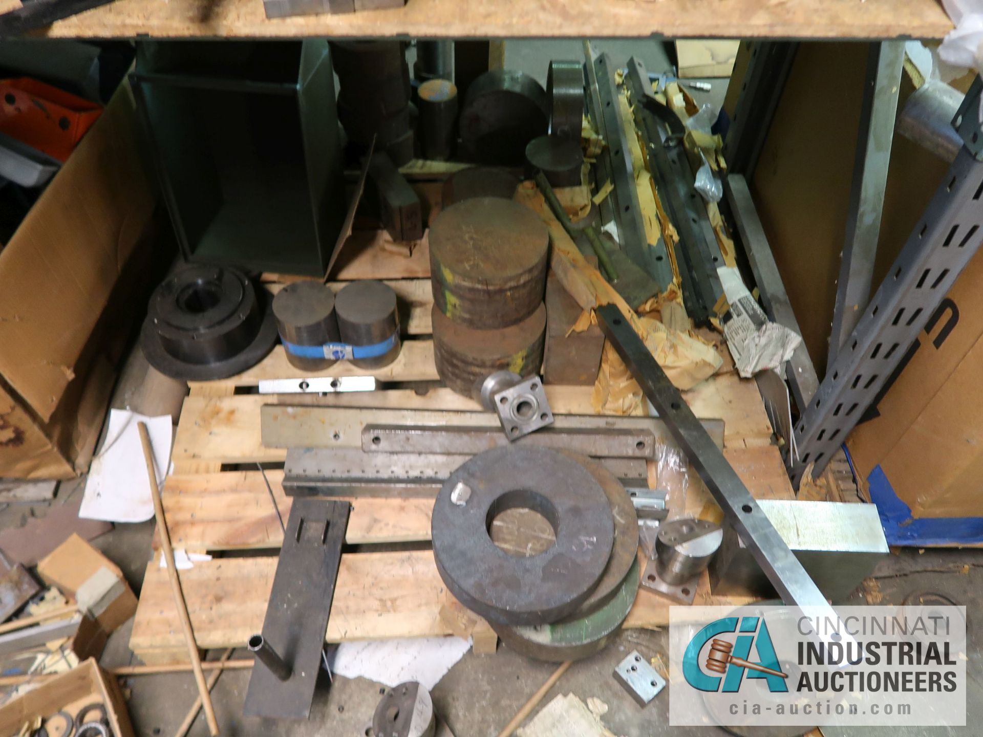 (LOT) CONTENTS OF (1) RAND AND FLOOR INCLUDING MISCELLANEOUS SCRAP METAL **NO RACK** - Image 12 of 18