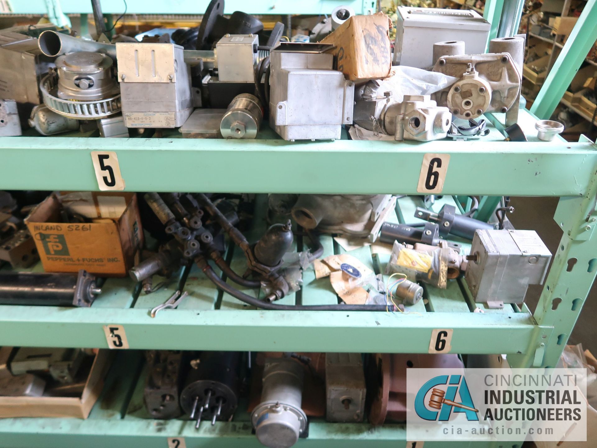 CONTENTS OF (6) RACKS INCLUDING MISCELLANEOUS PNEUMATIC CYLINDERS AND CONTROL VALVES **NO RACKS** - Image 19 of 39